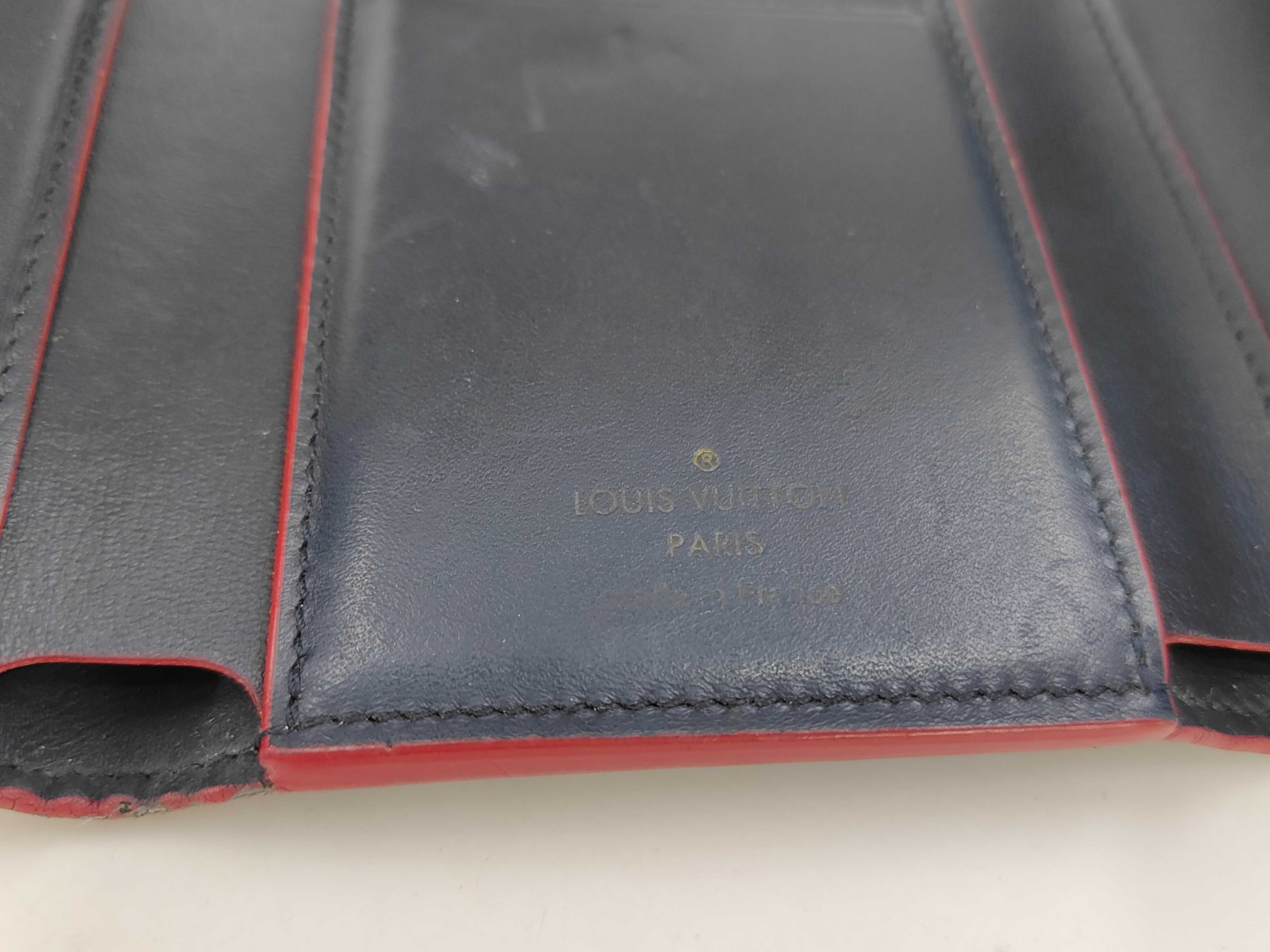 LV M63741 Portefeuille Capucines Wallet Pouch — view 12