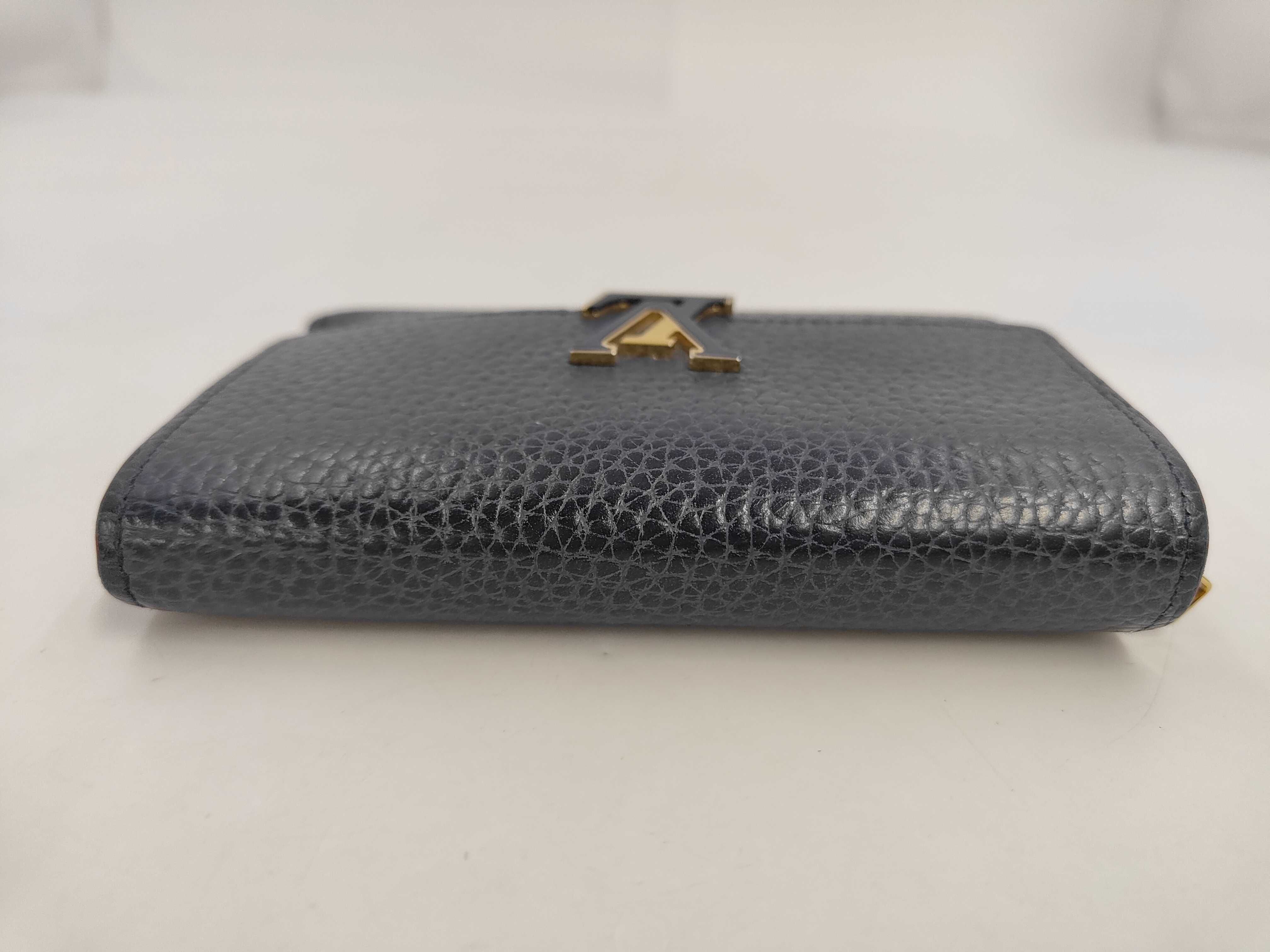 LV M63741 Portefeuille Capucines Wallet Pouch — view 5