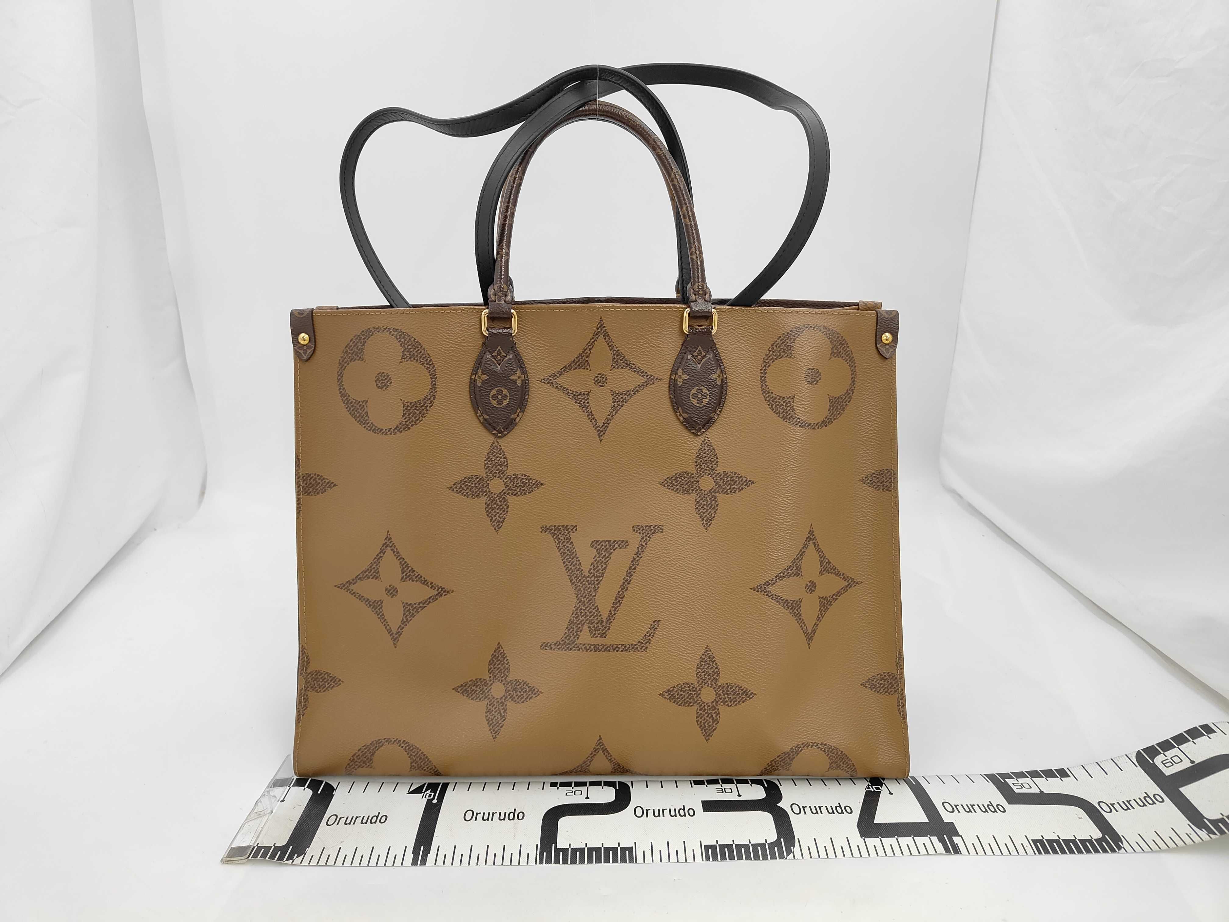 Giant OnTheGo GM Tote Bag with IC Tag and Gold Hardware (FL5220) — view 2
