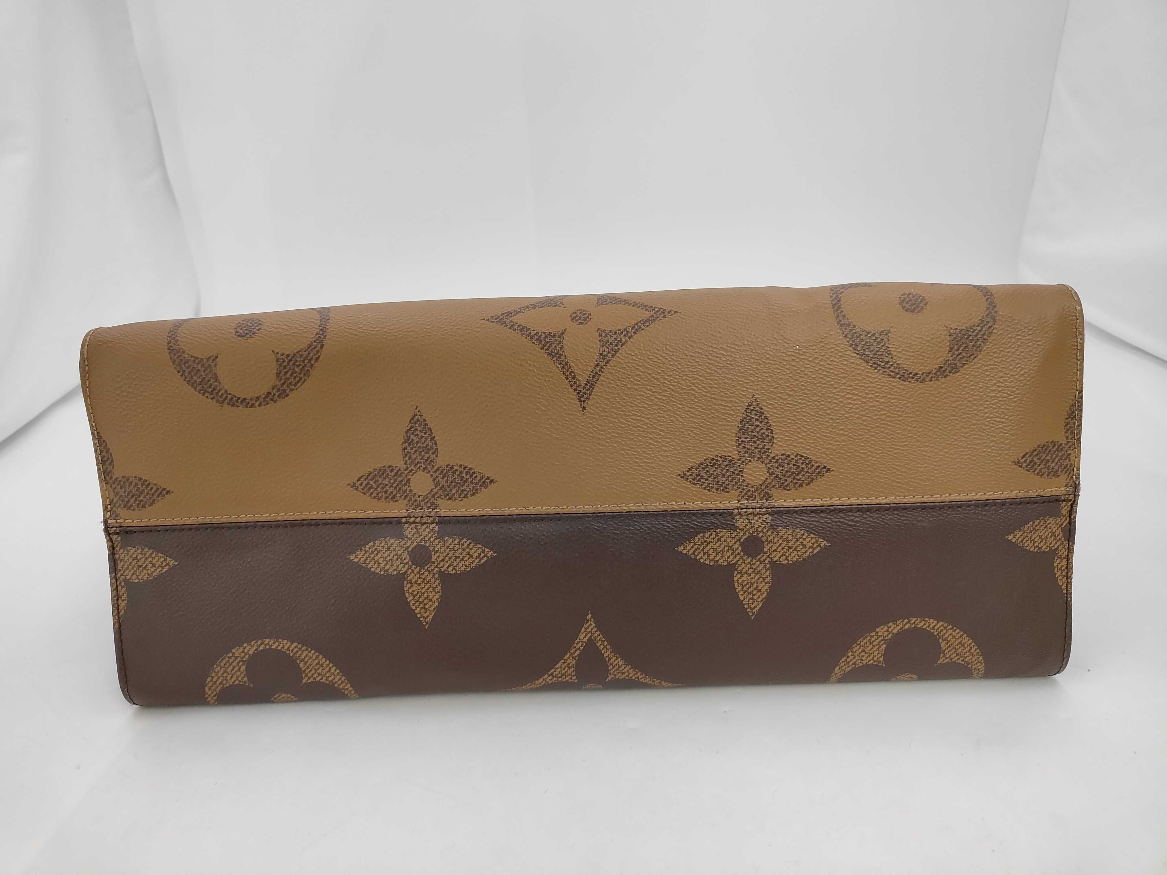 Giant OnTheGo GM Tote Bag with IC Tag and Gold Hardware (FL5220) — view 4