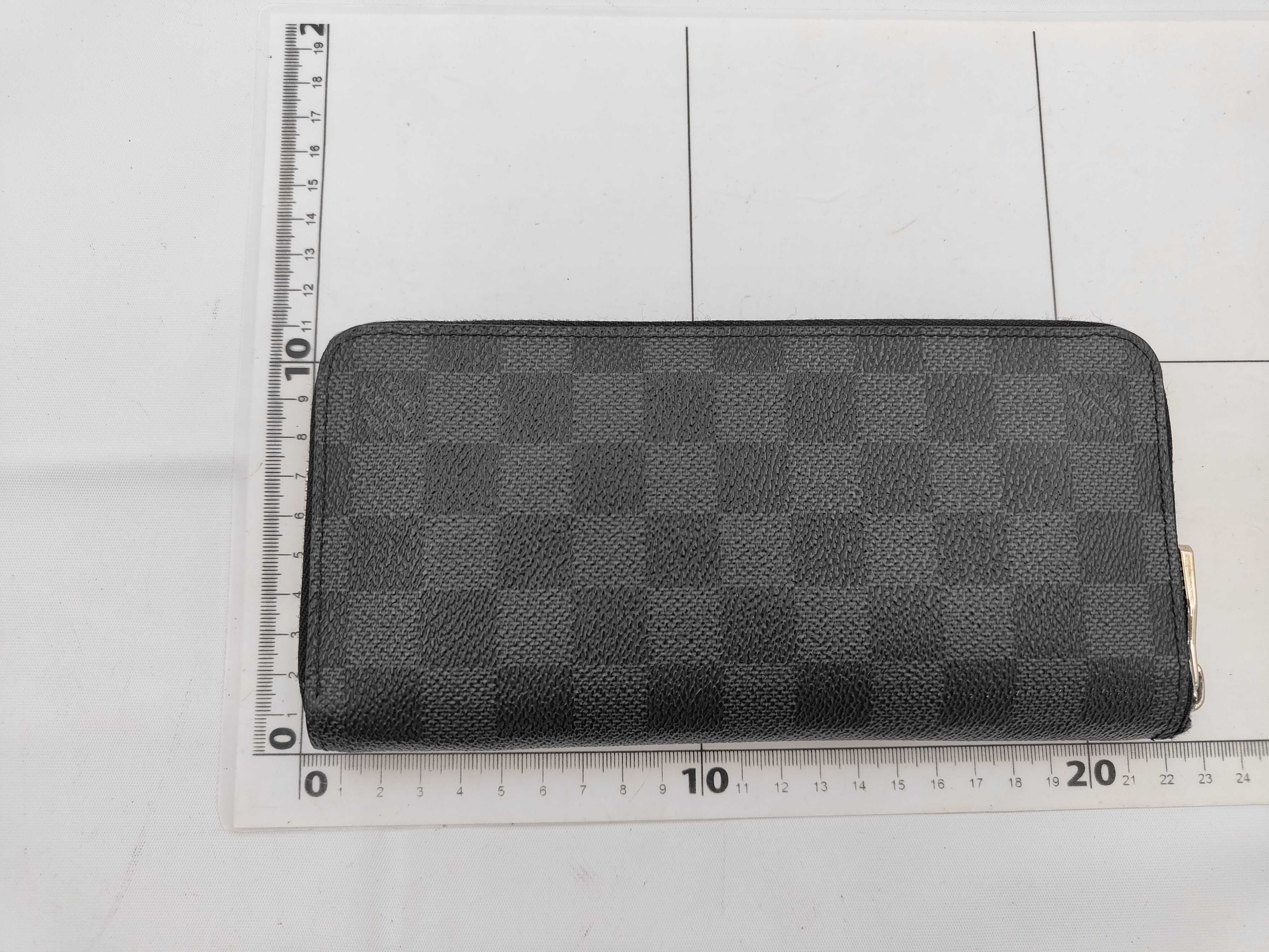 wallet — view 2