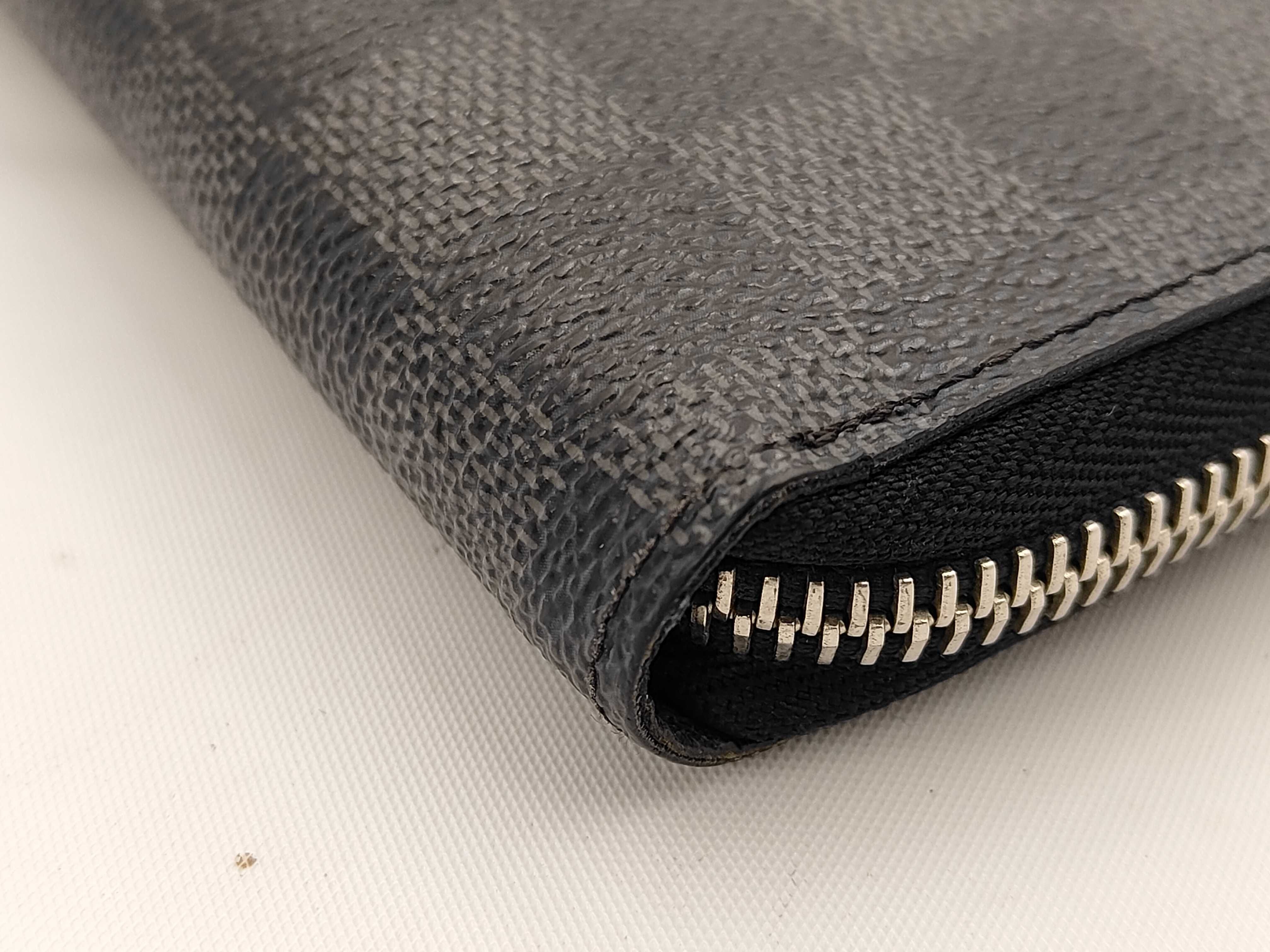wallet — view 3
