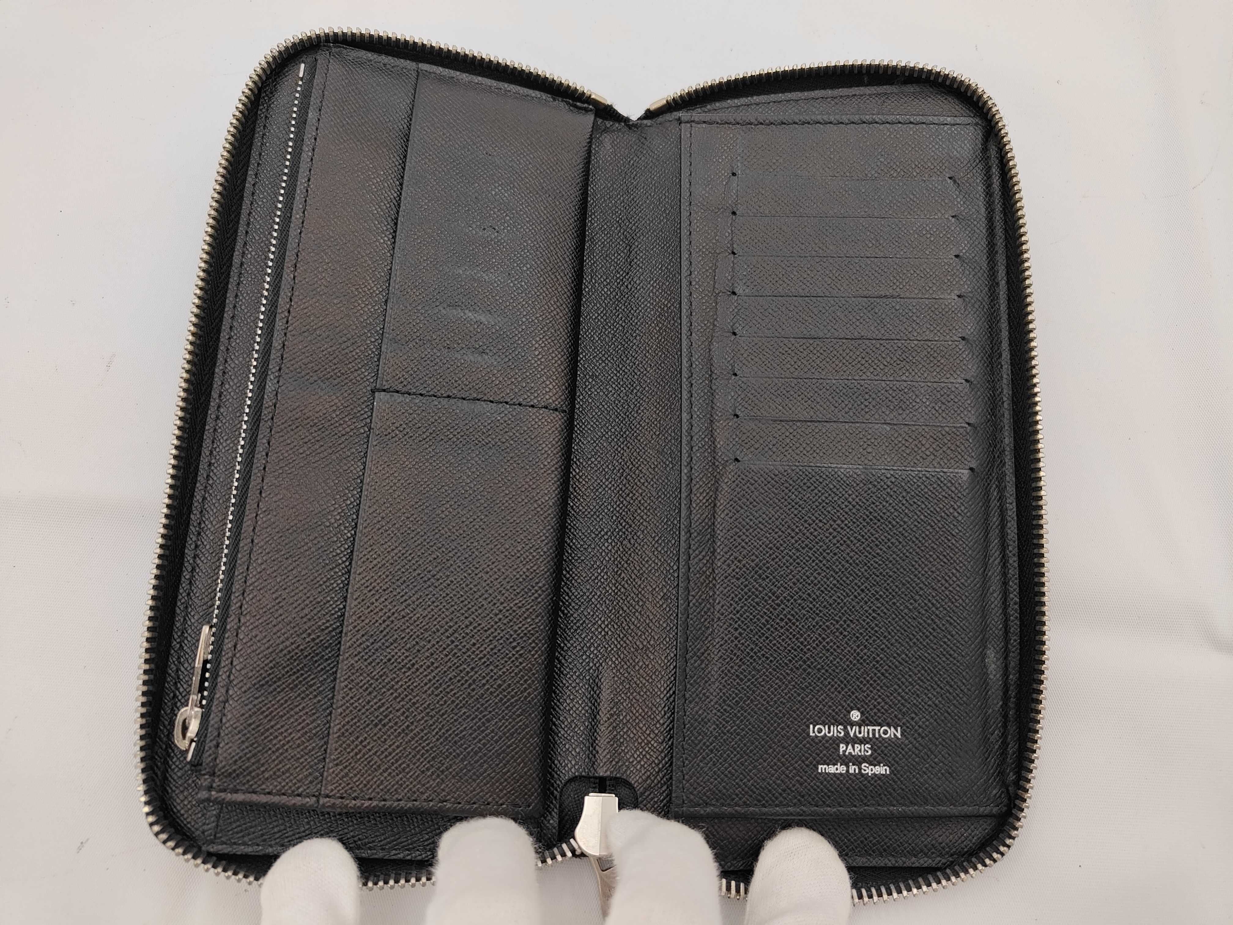 wallet — view 4