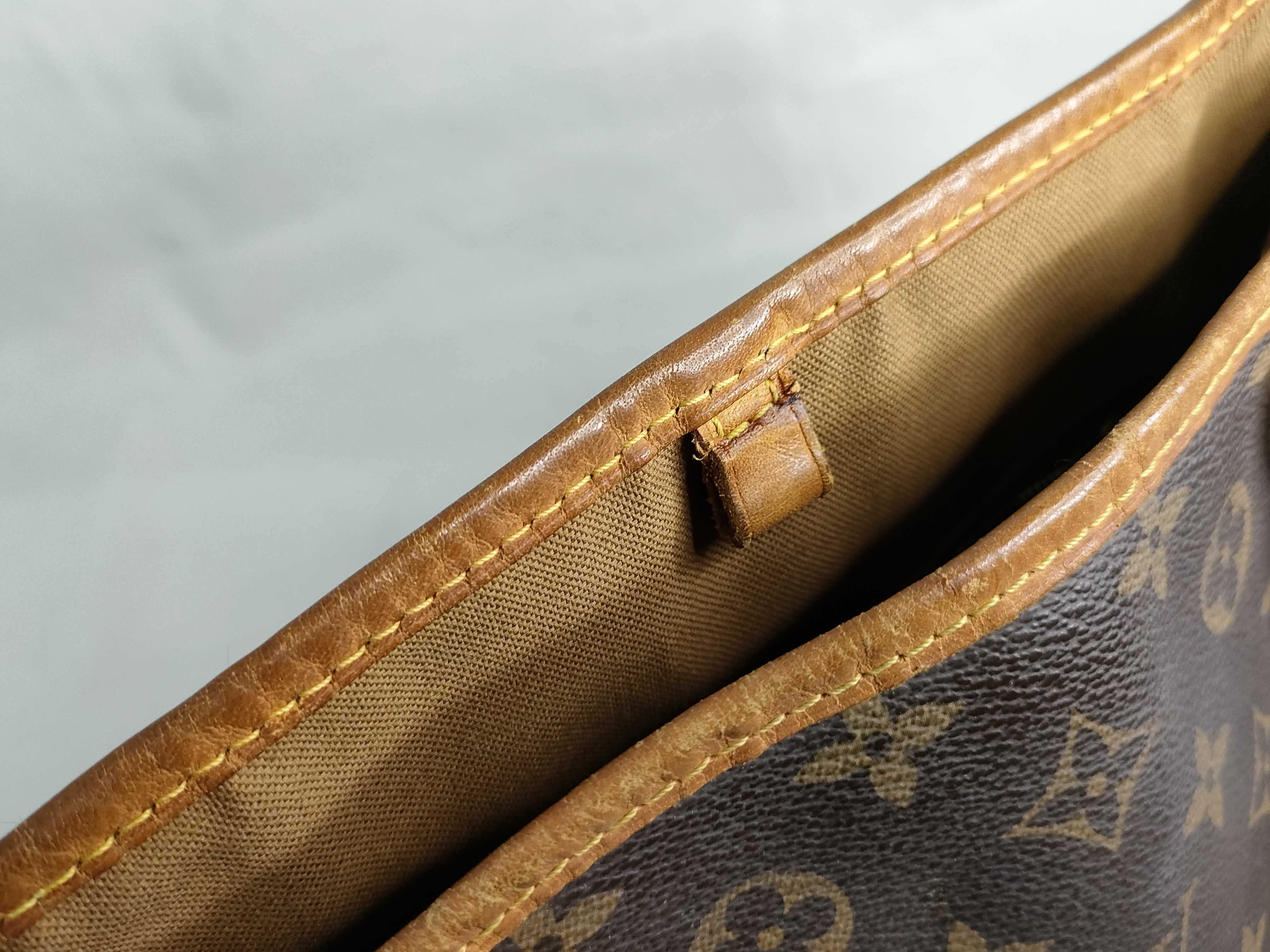 Monogram Louis Vuitton Monogram Batignolles Shoulder Bag — view 13