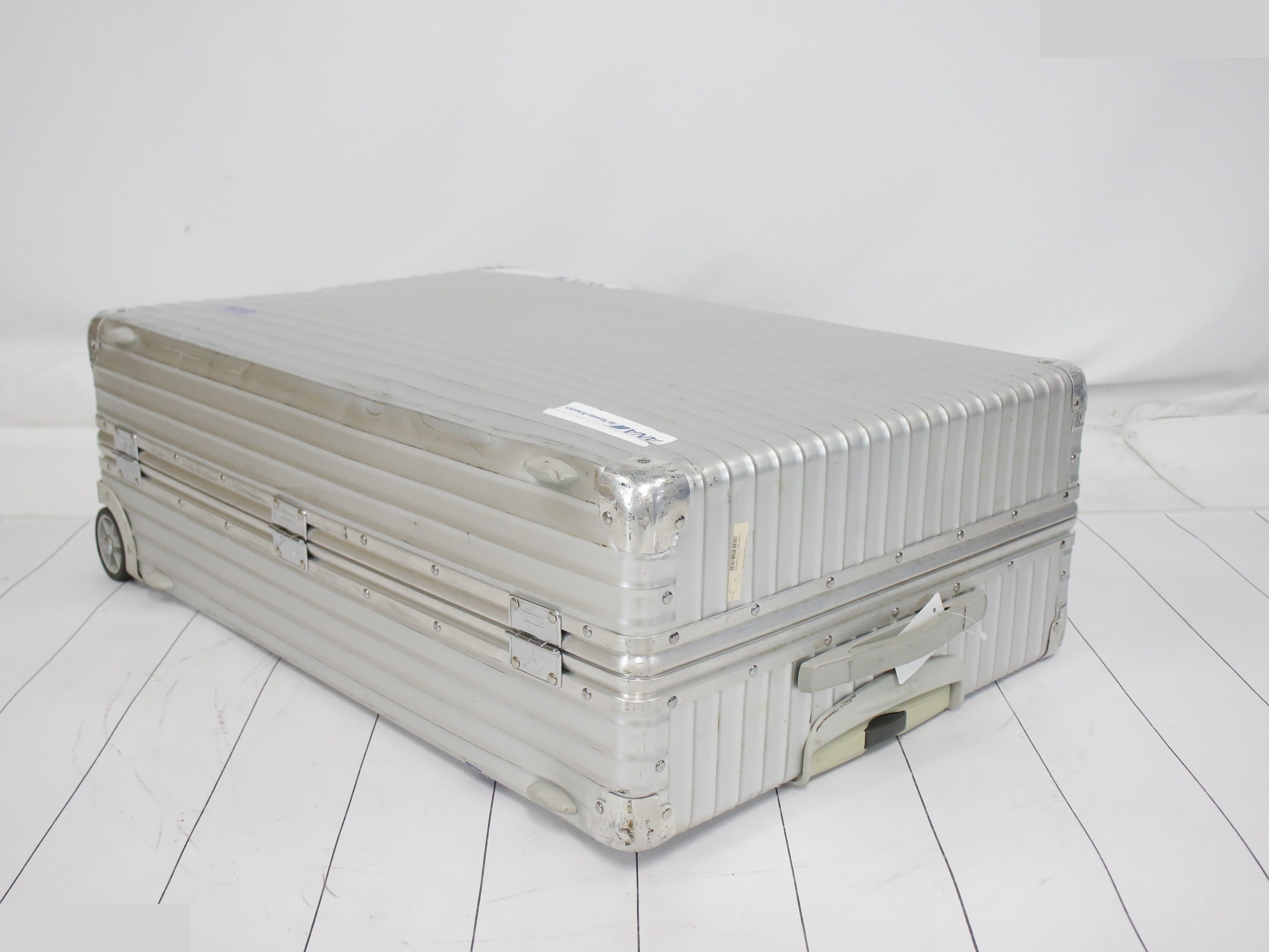 Classic Flight 104L 2-Wheel Carry-on Suitcase 976.77 — view 6