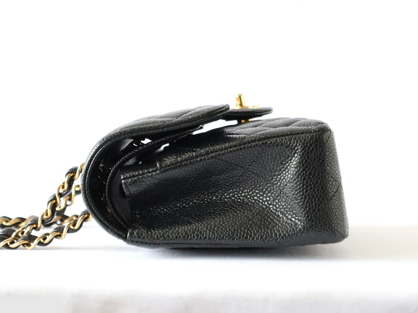 Caviar leather Matelassé 23 Double flap Double chain shoulder bag, black — view 6