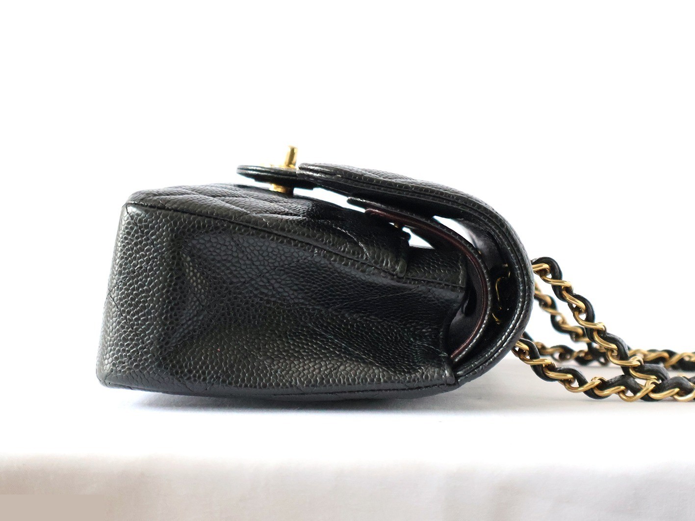 Caviar leather Matelassé 23 Double flap Double chain shoulder bag, black — view 7