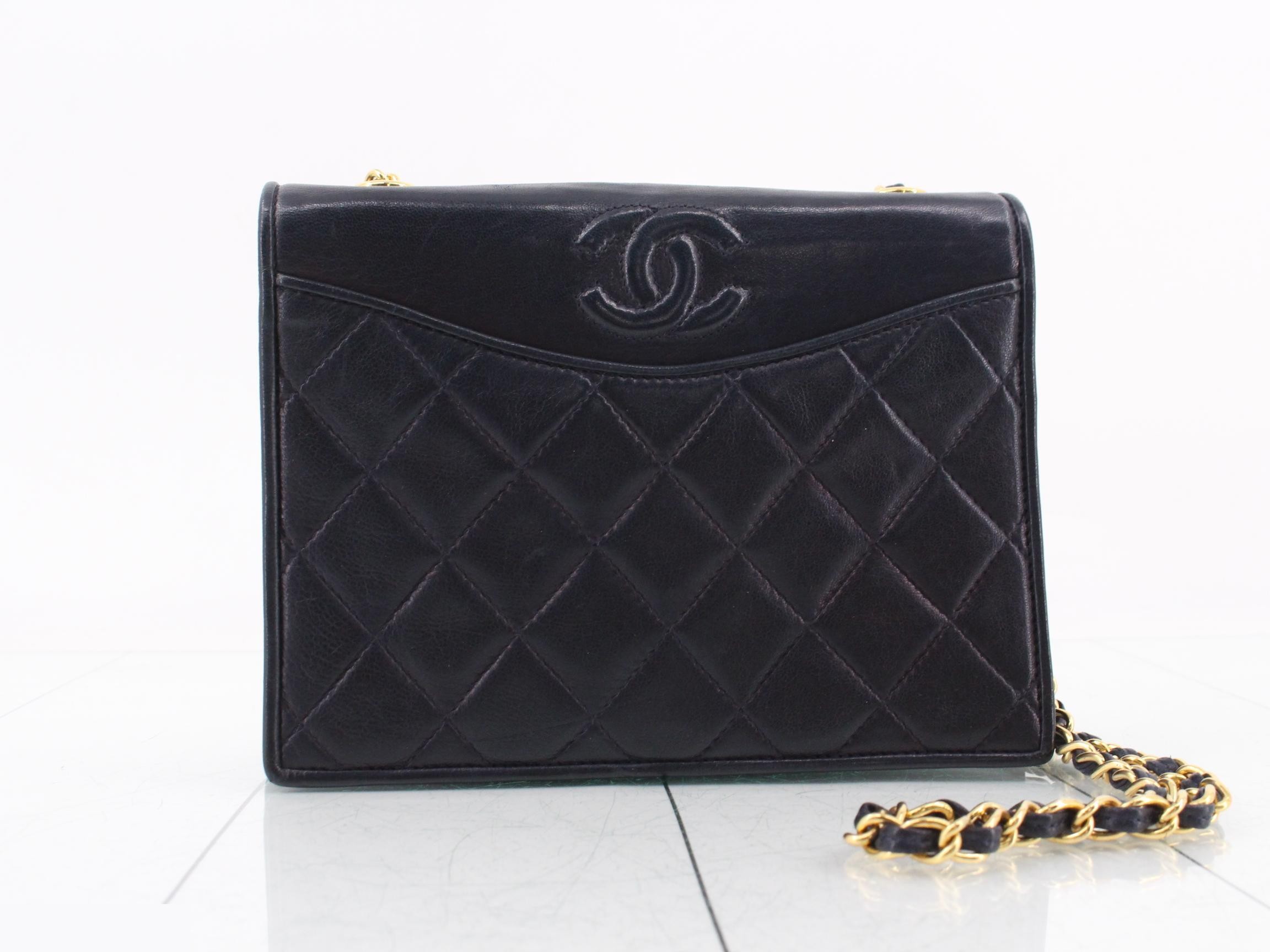 Matelassé Coco Mark Chain Shoulder Bag