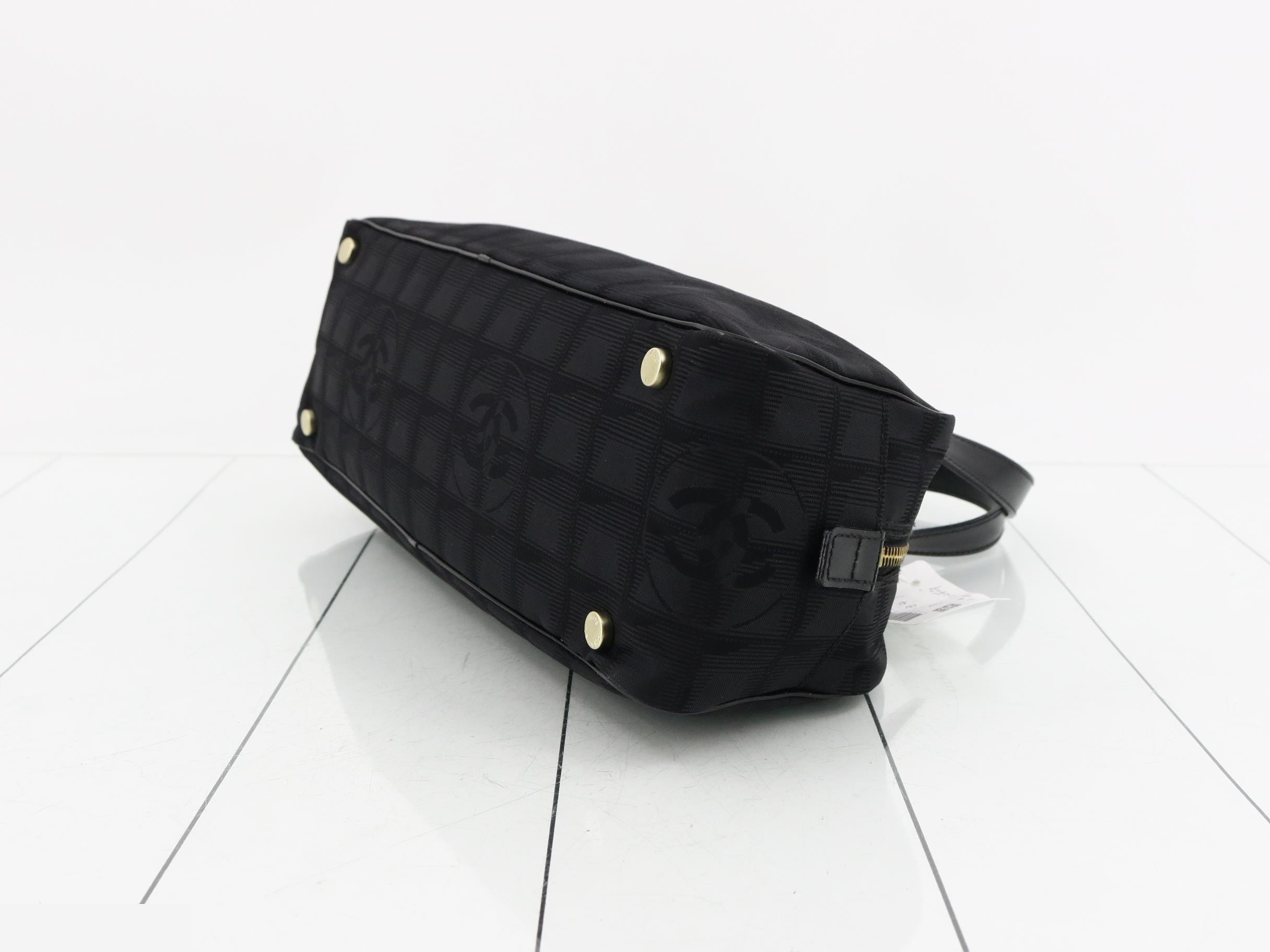 New Travel Line (Bag) - Handbag - Black — view 6