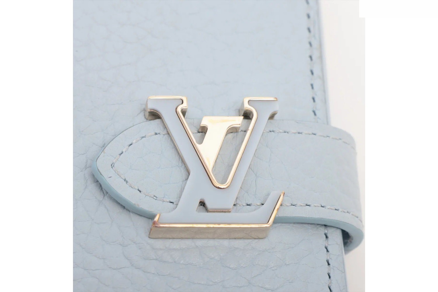 Taurillon Leather LV Vertical Wallet Compact — view 9