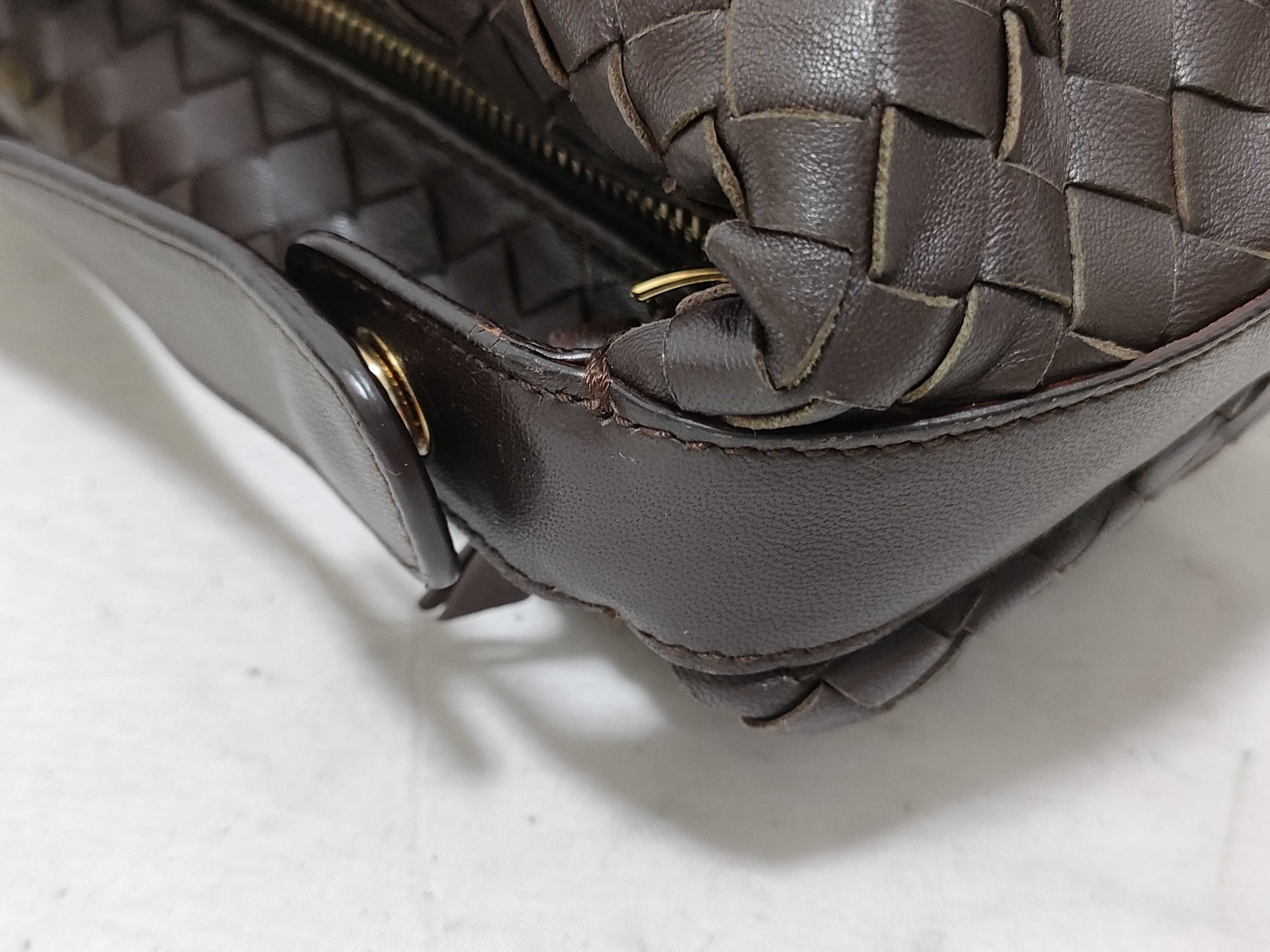 Intrecciato Hand Pouch Brown Pouch — view 5