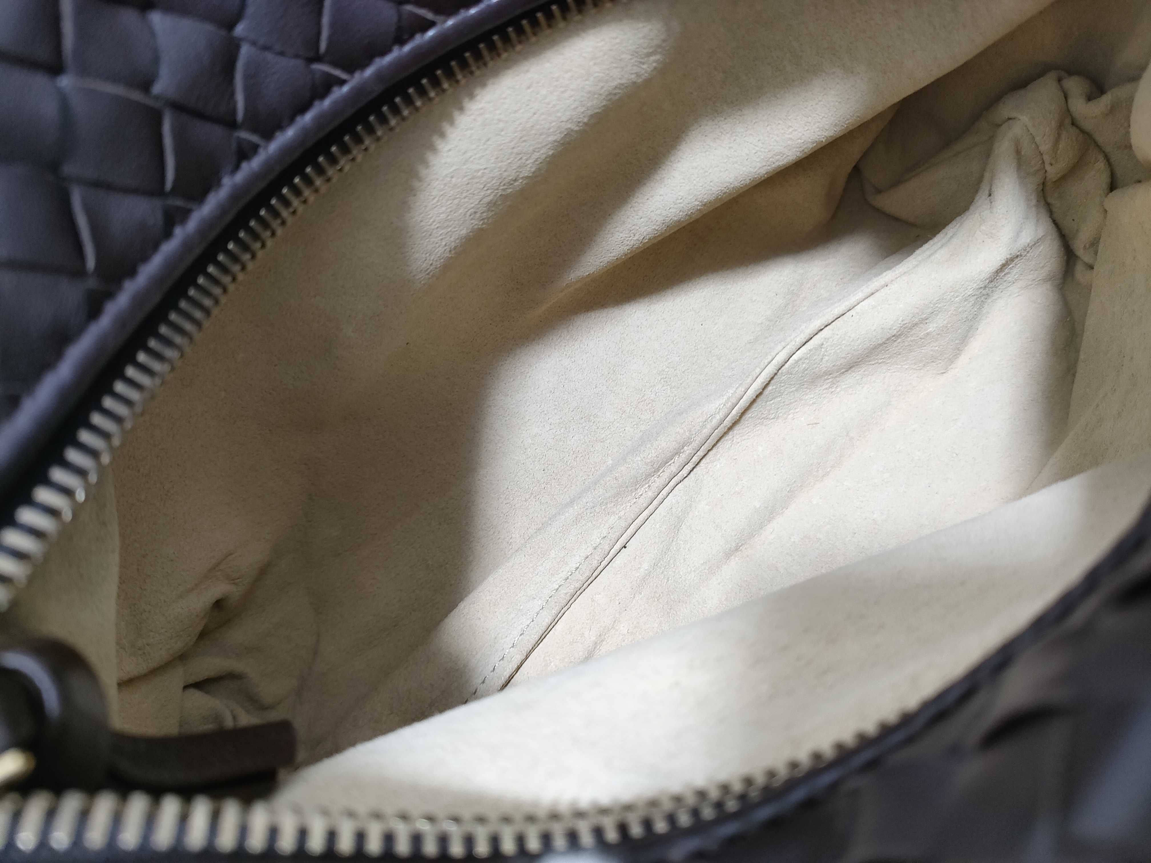 Intrecciato Hand Pouch Brown Pouch — view 10