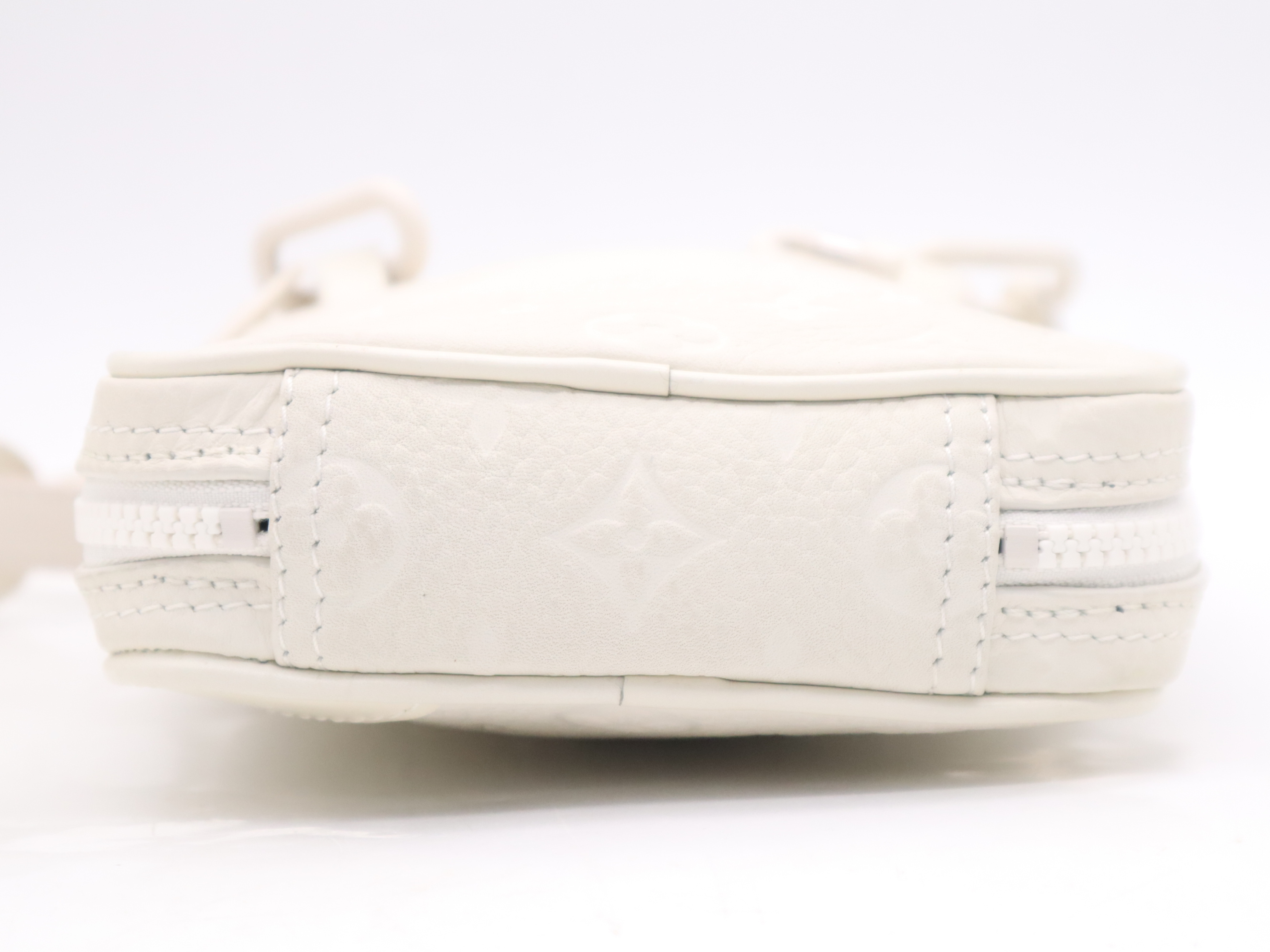 Taurillon Leather Utility Side Bag, with dust bag, RFID verified, shoulder bag. — view 4