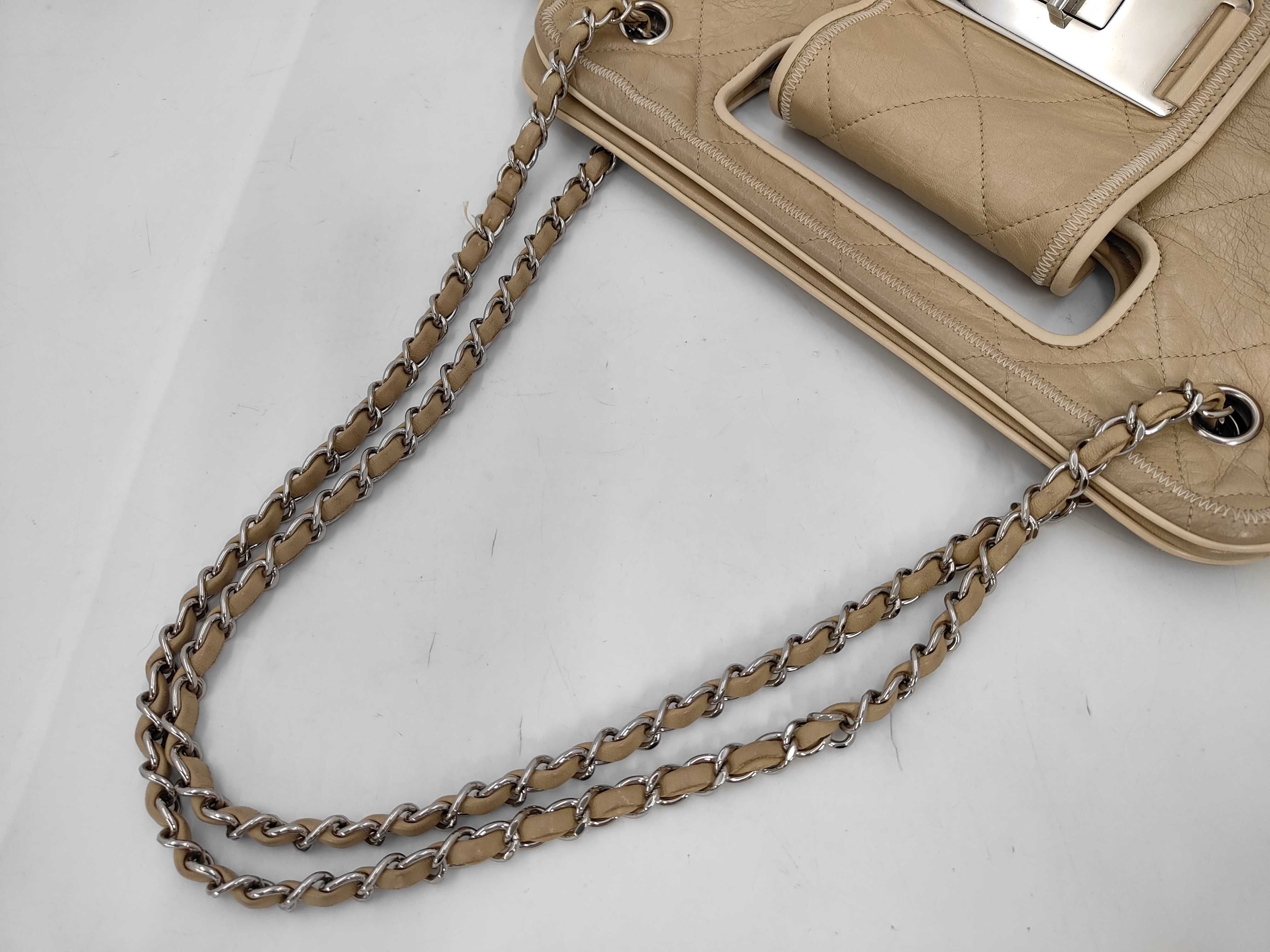 ID-2 55 Vintage Cow Skin Chain Tote Bag Matelasse White Silver Metal Fit Shoulder Bag — view 4