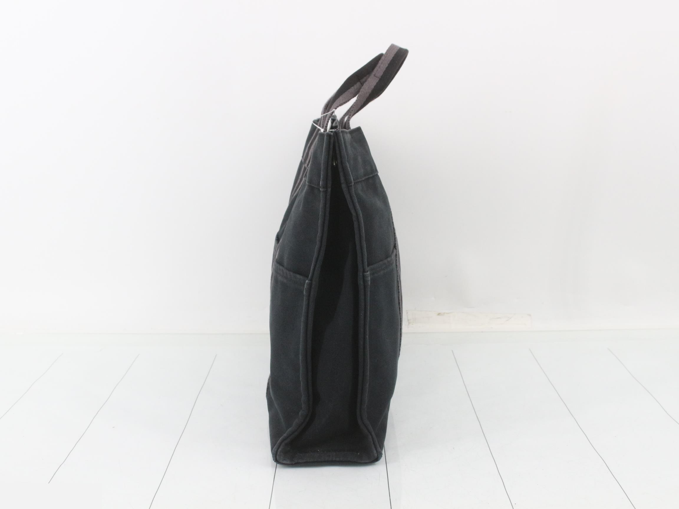 Four Toe MM Tote Bag Black — view 3
