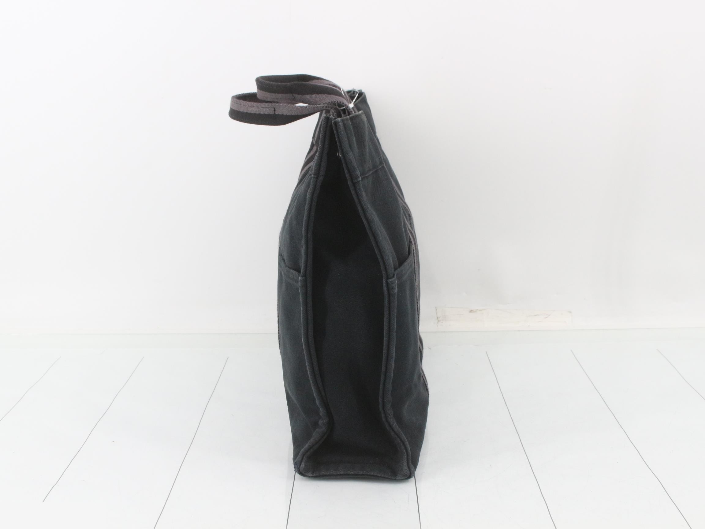 Four Toe MM Tote Bag Black — view 4