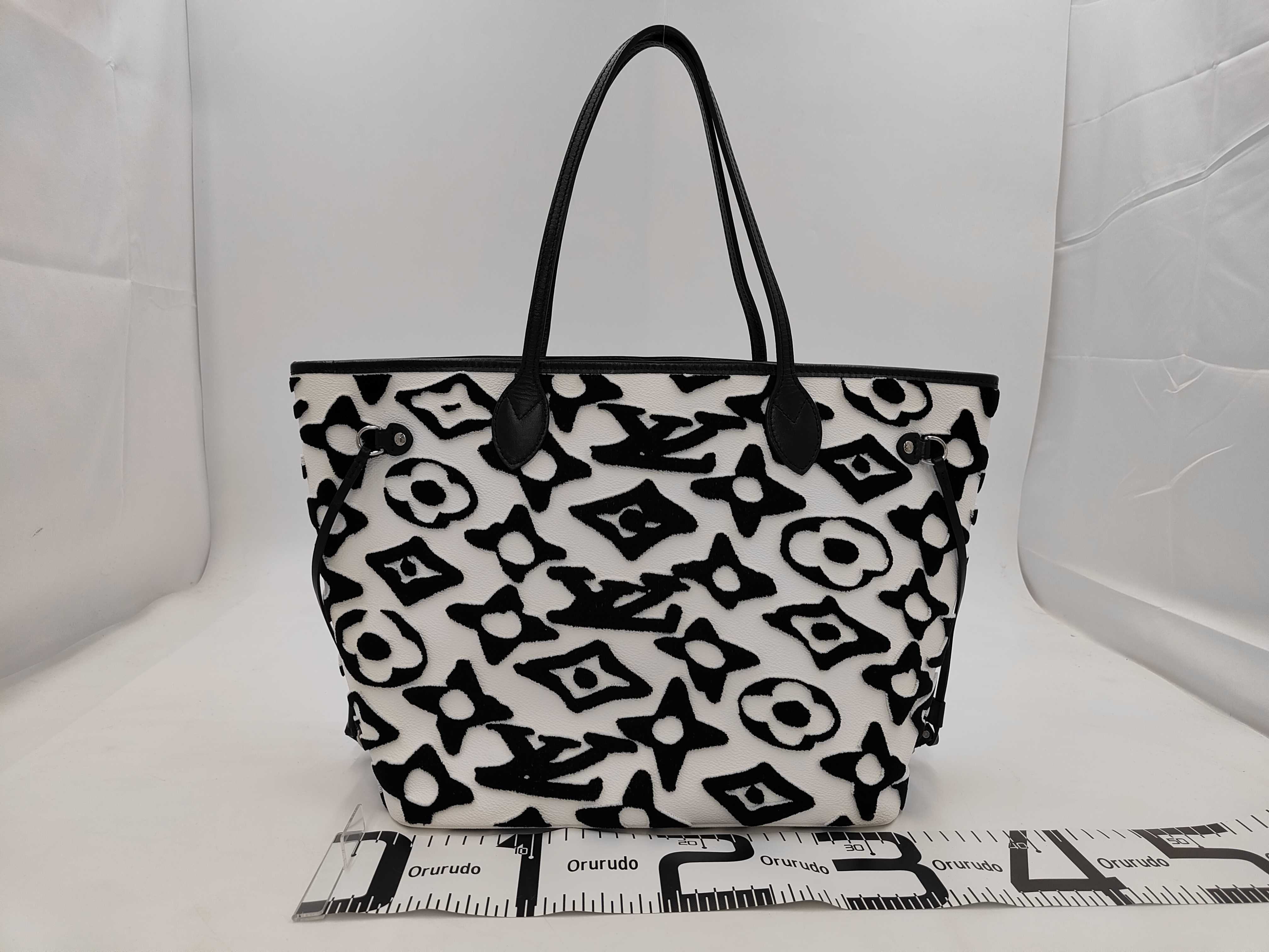 M45564 Neverfull MM AR0261 Pouch Tote Bag — view 2
