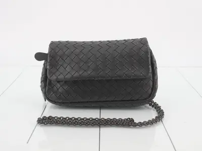 Intrecciato leather chain shoulder bag, gray.