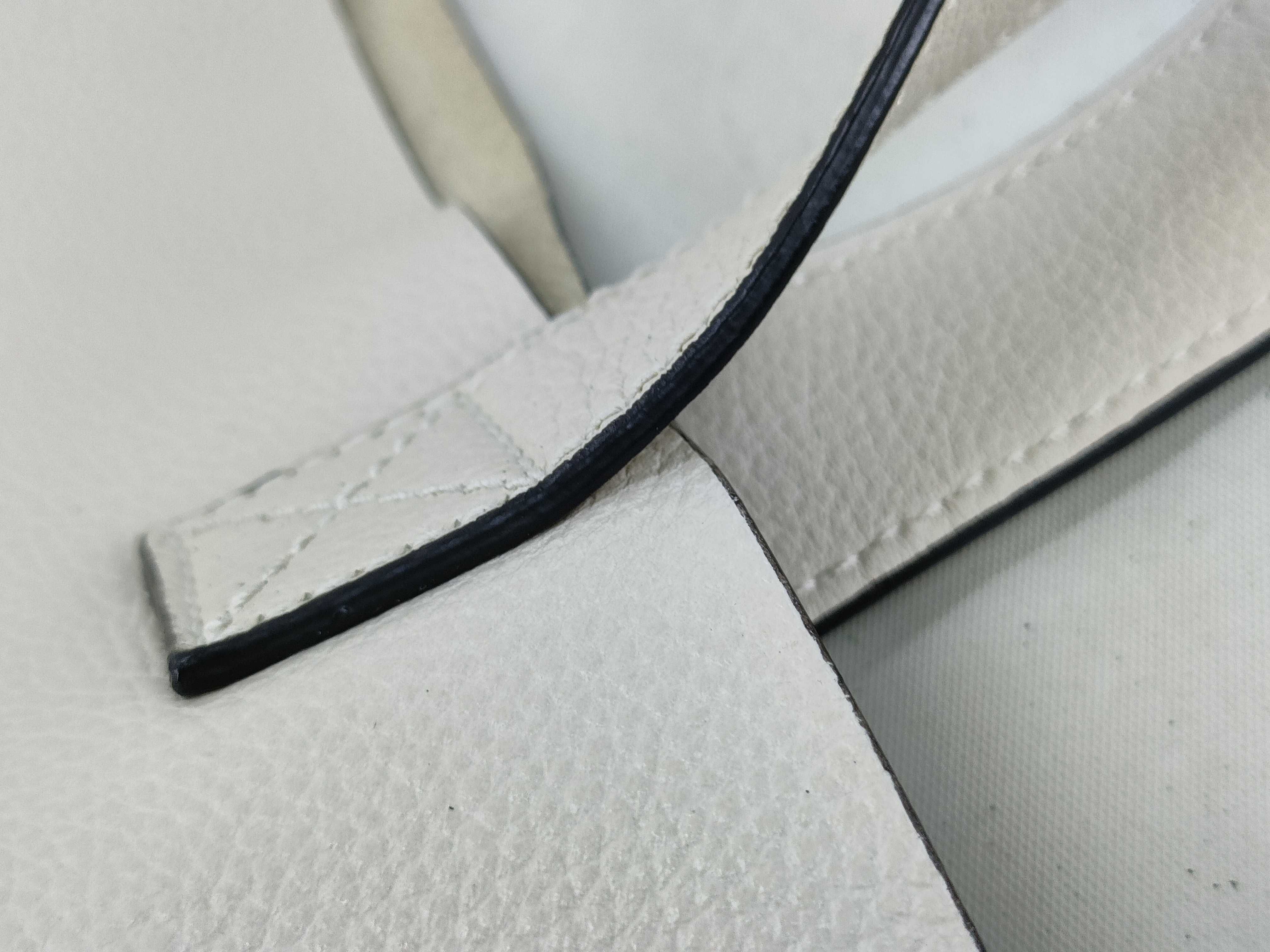 Sherry Line Print Logo Leather Big Tote Bag White Tote Bag — view 7