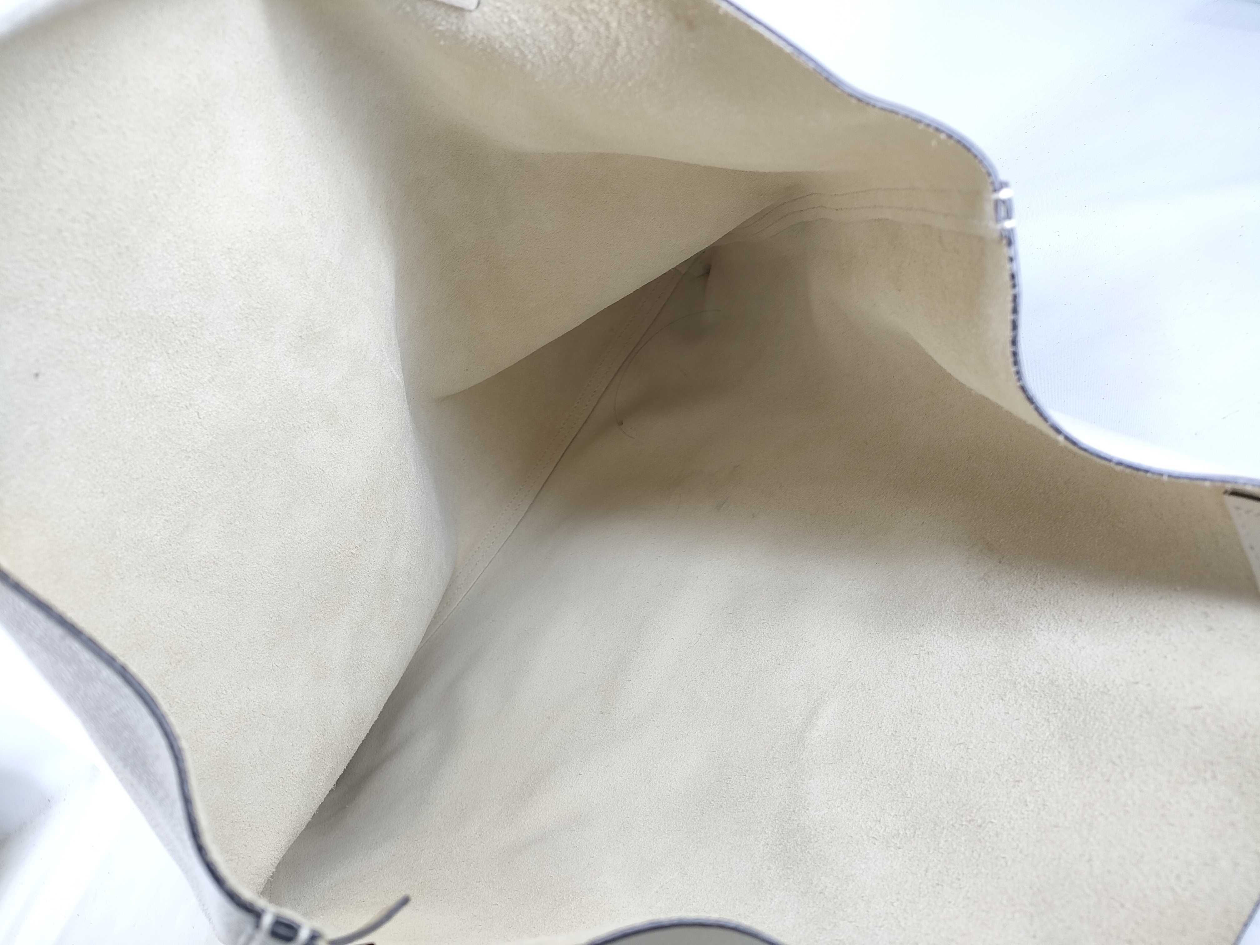 Sherry Line Print Logo Leather Big Tote Bag White Tote Bag — view 8