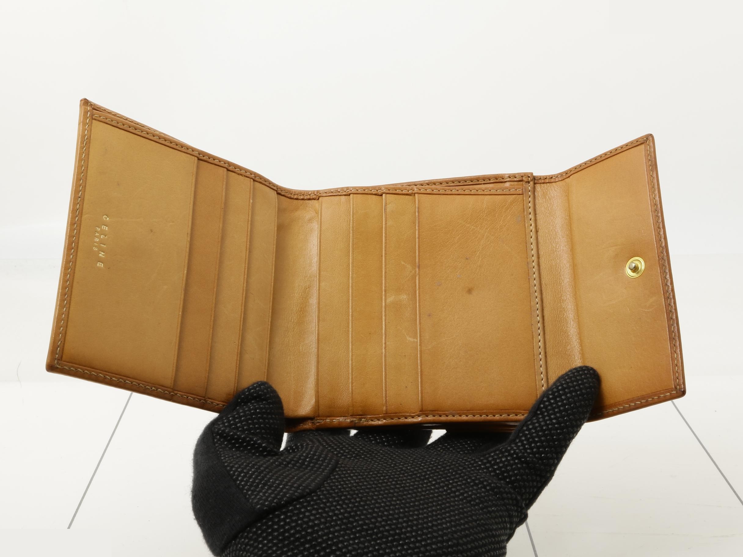 Other lines: Bags and Wallets — view 4