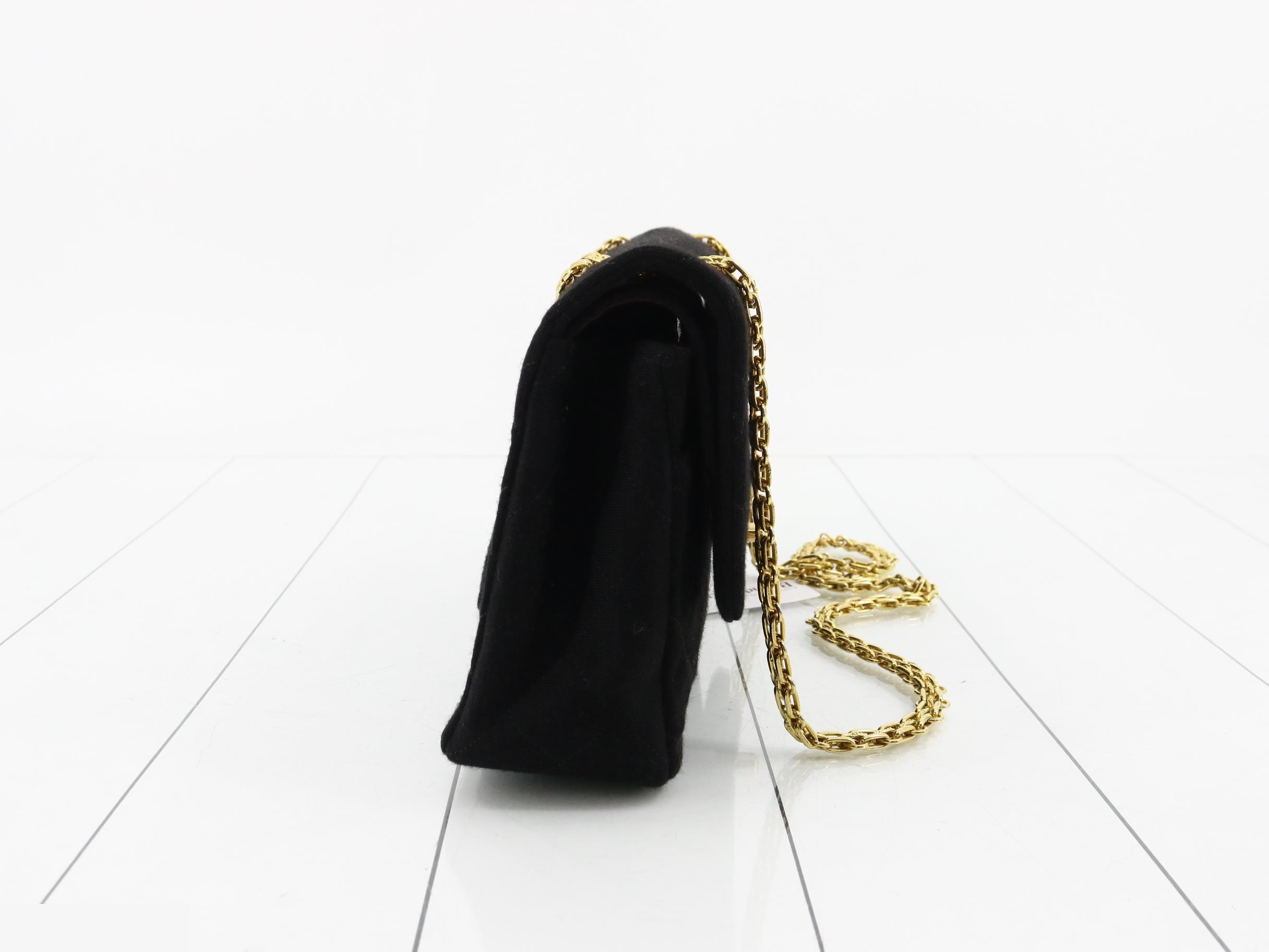 Matelassé Cotton Chain Shoulder Bag, Unit 1 — view 4