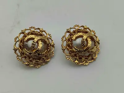 Coco Mark Gold Pearl Earrings