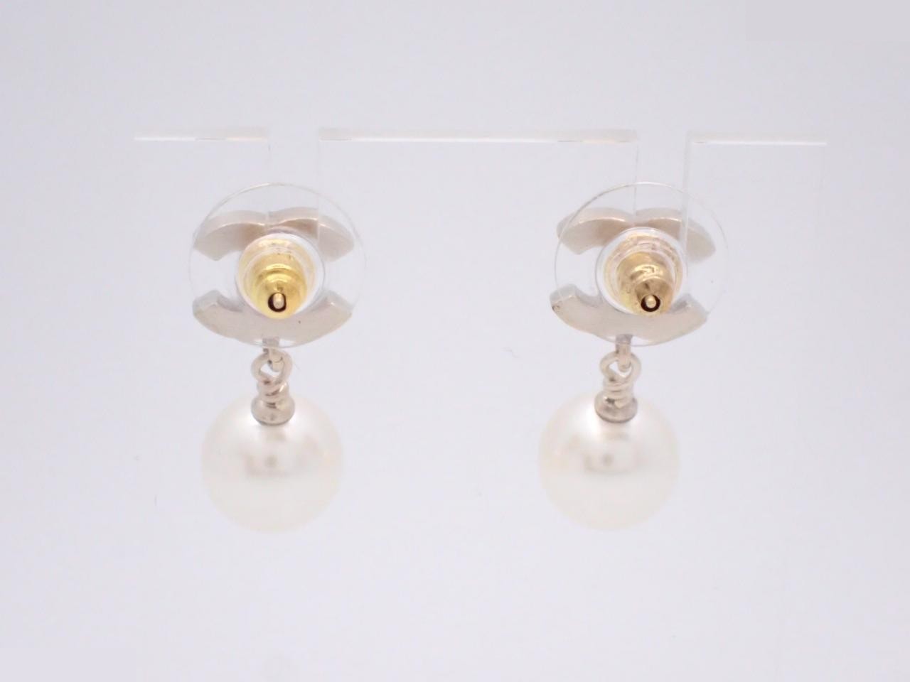 B11C Earrings — view 2