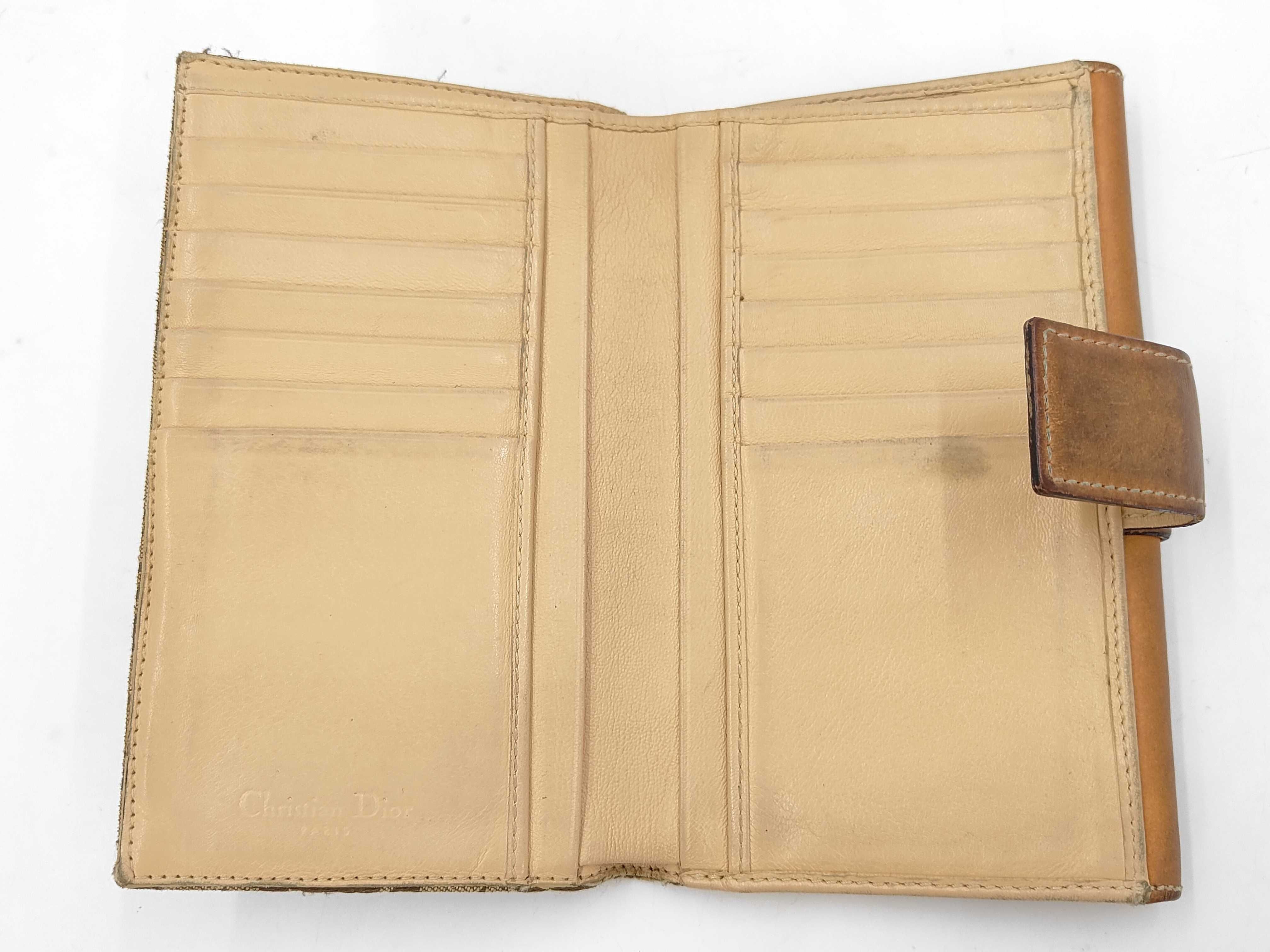 wallet — view 5