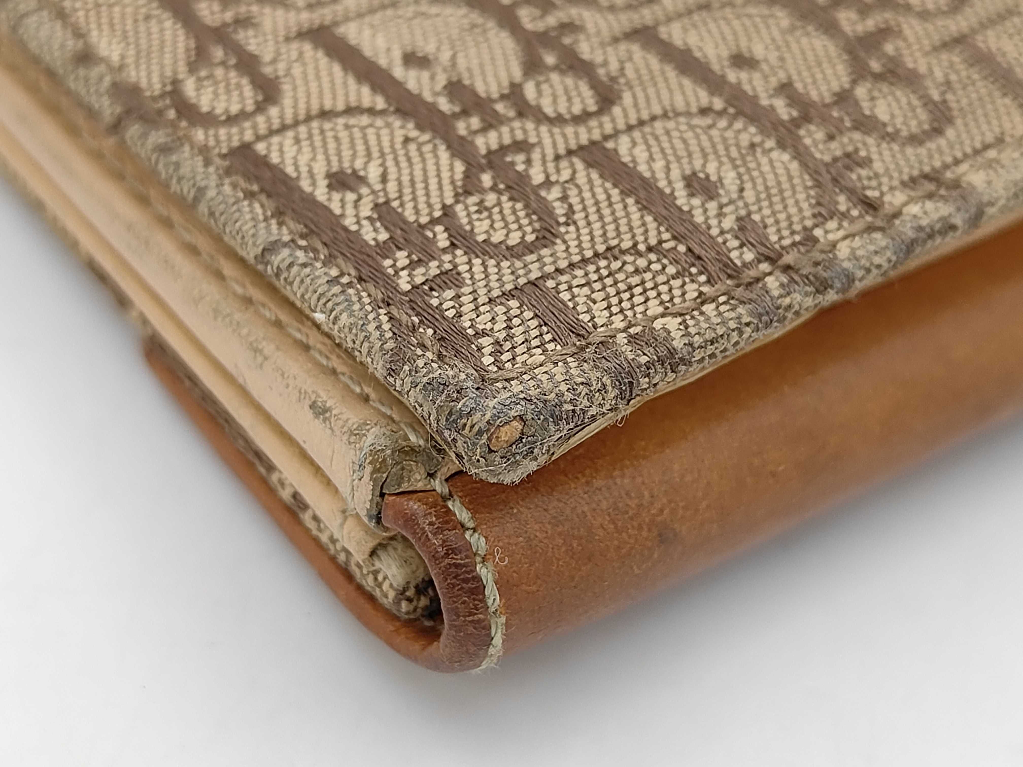 wallet — view 9