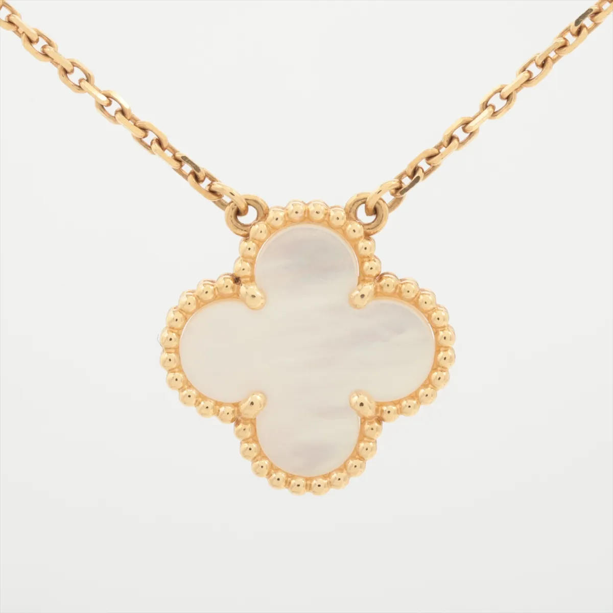 Vintage Alhambra Shell Necklace 750(YG) 5.3g JA539303 Shell deterioration — view 2