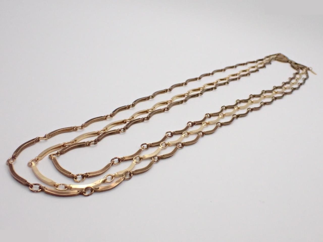Other line: Precious metals, necklaces, pendants, neck circumference approximately 72 cm. — view 3