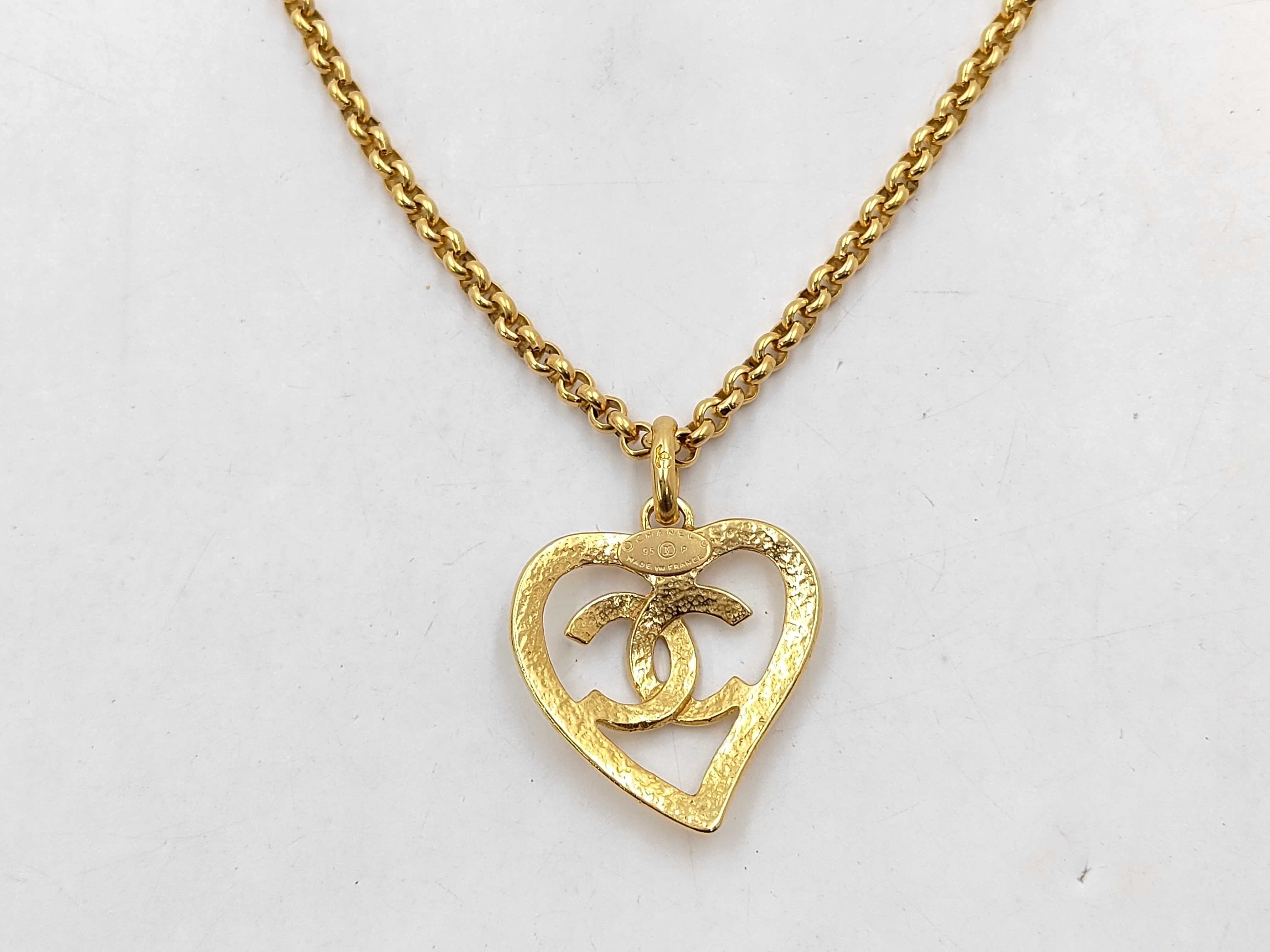 Coco Mark Heart Necklace 95P Accessories: Box, Necklace — view 3