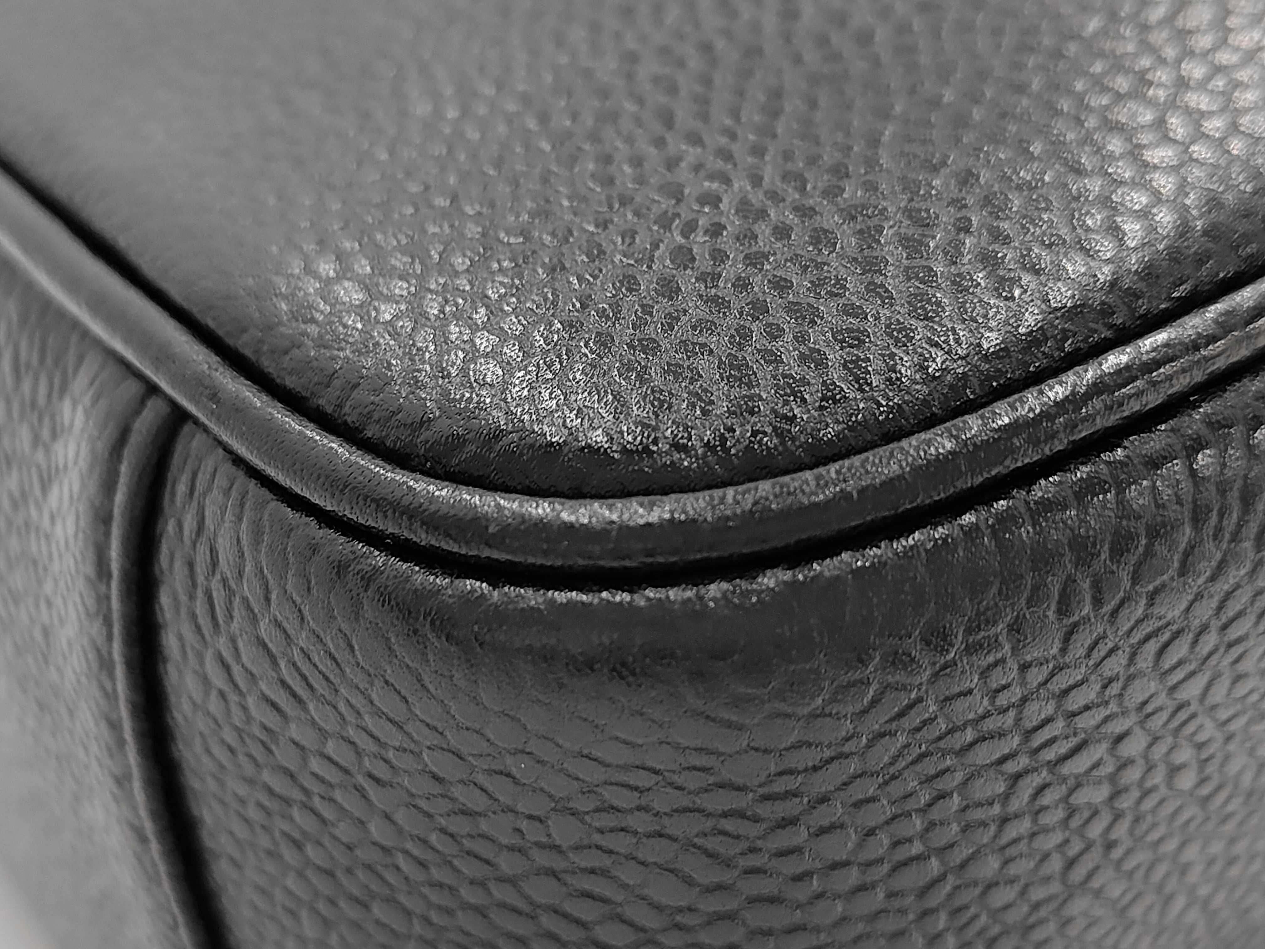 Vanity Caviar Skin Black Gold Hardware 3129942 Vanity Bag — view 4