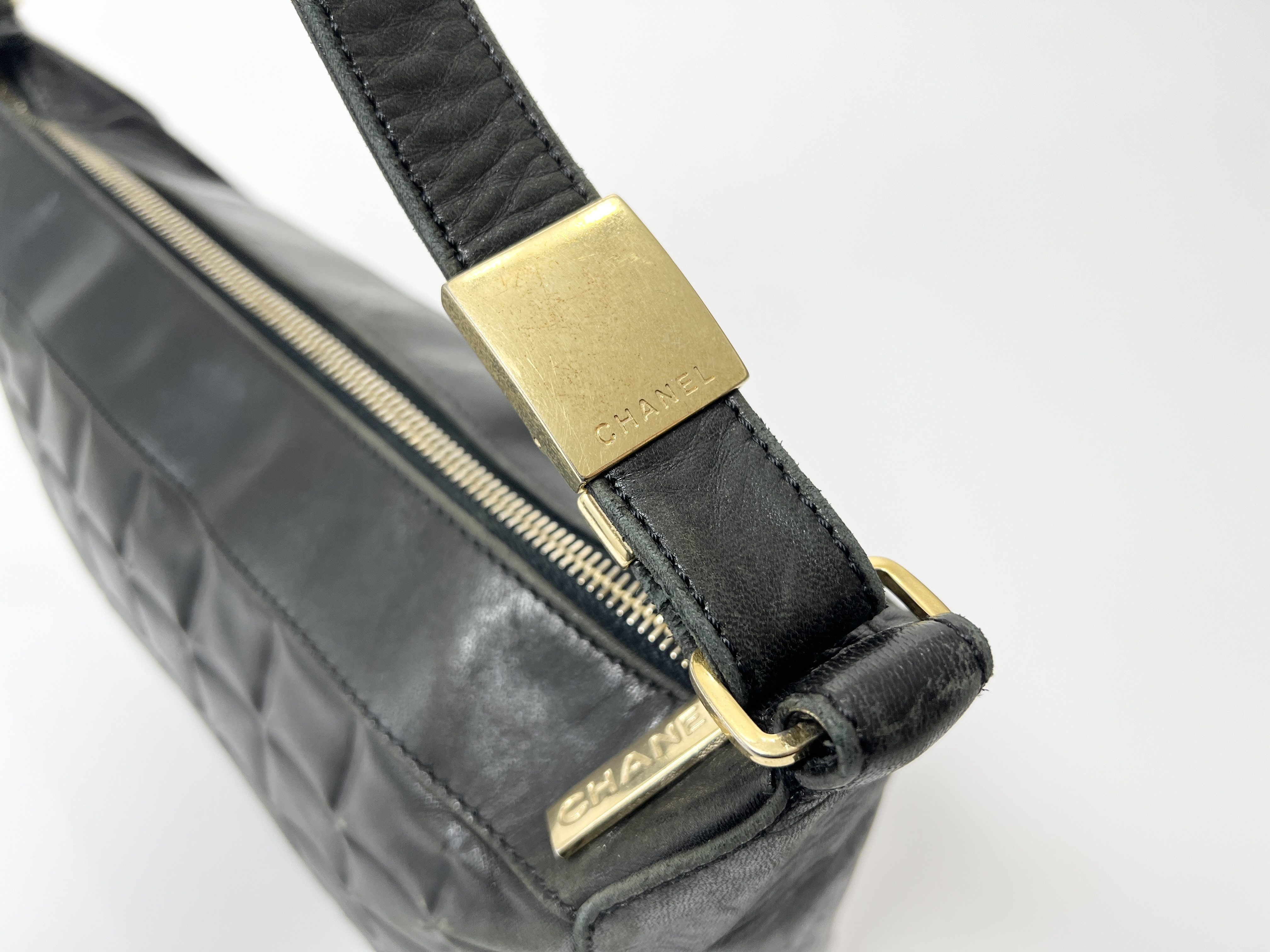 Chocolate Bar Coco Mark Logo Lambskin Leather Shoulder Bag (Serial Number 6) — view 4