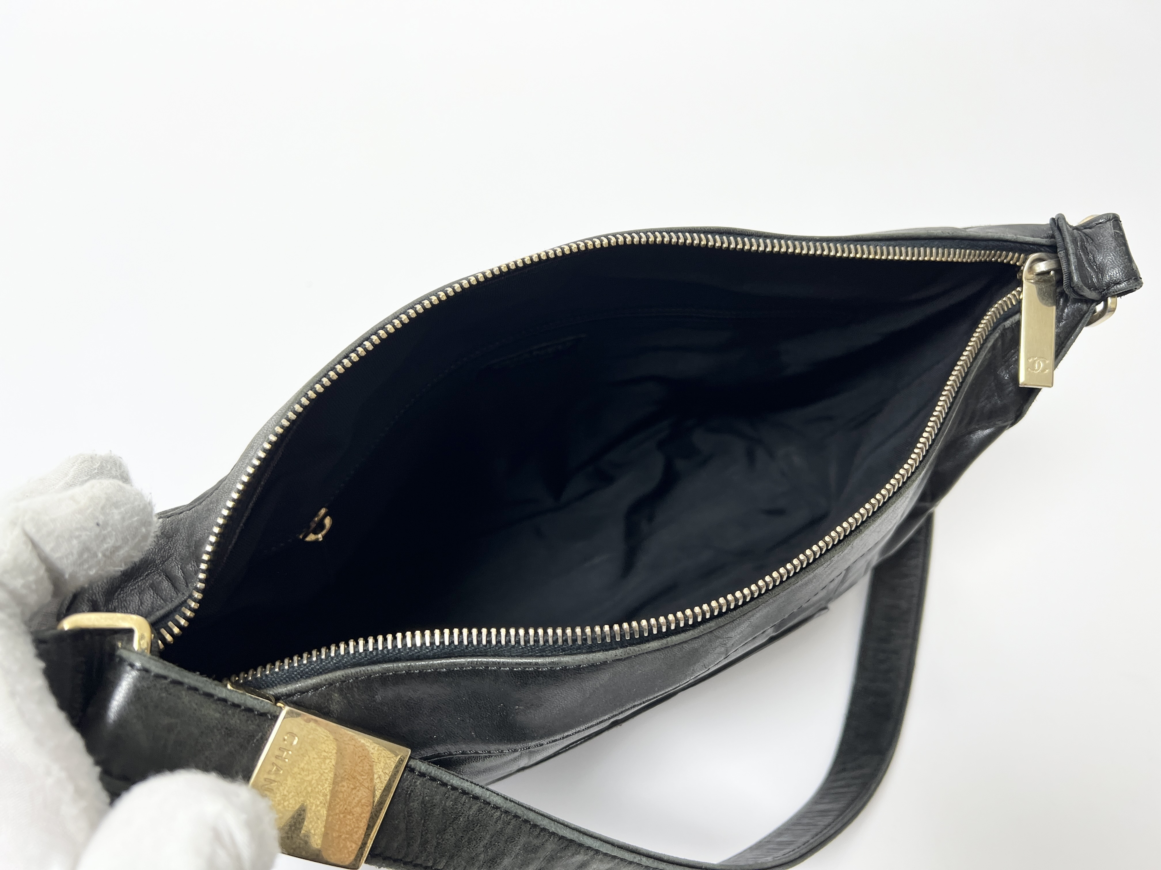 Chocolate Bar Coco Mark Logo Lambskin Leather Shoulder Bag (Serial Number 6) — view 5