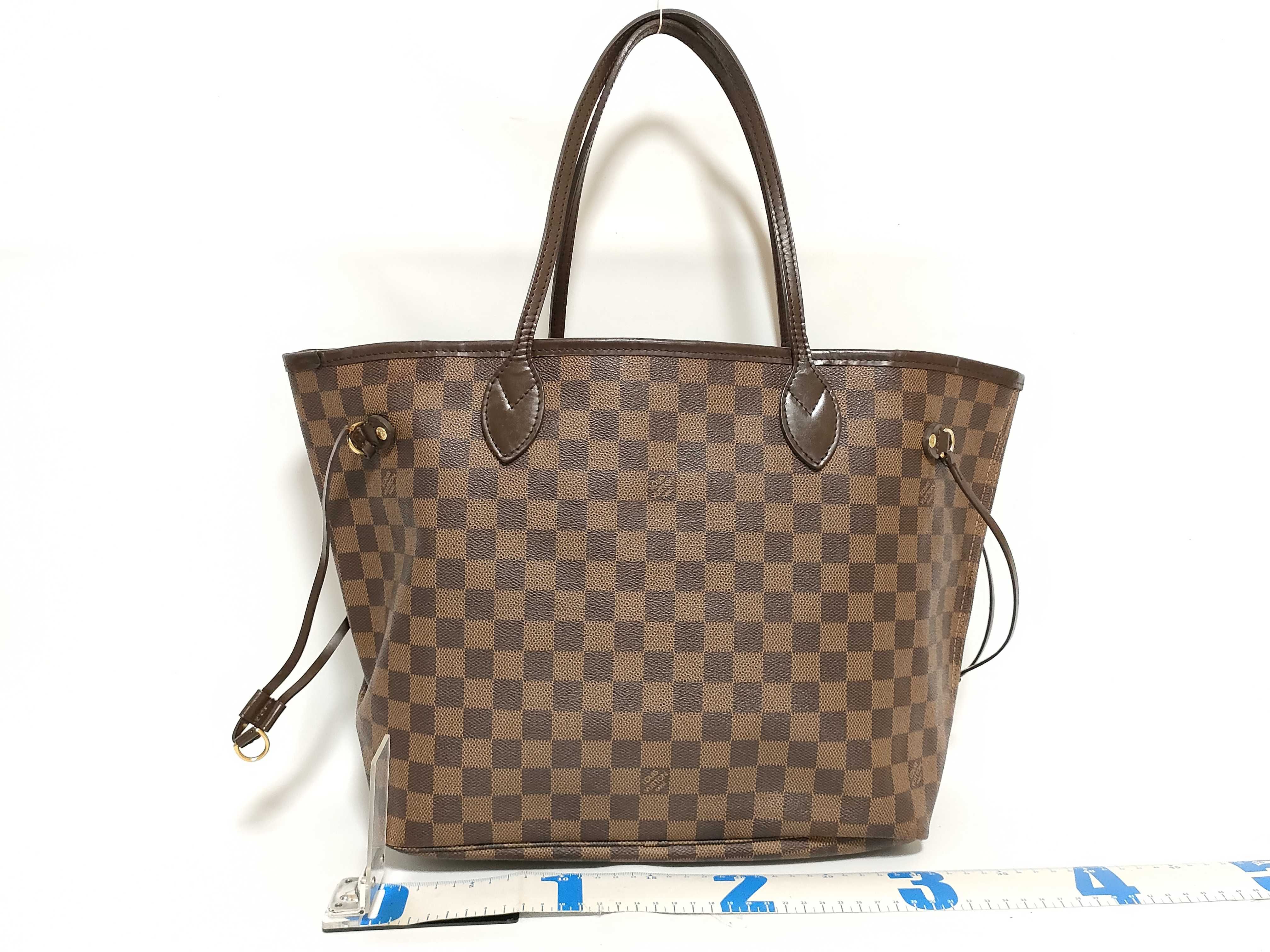 Damier Neverfull MM Tote Bag — view 2