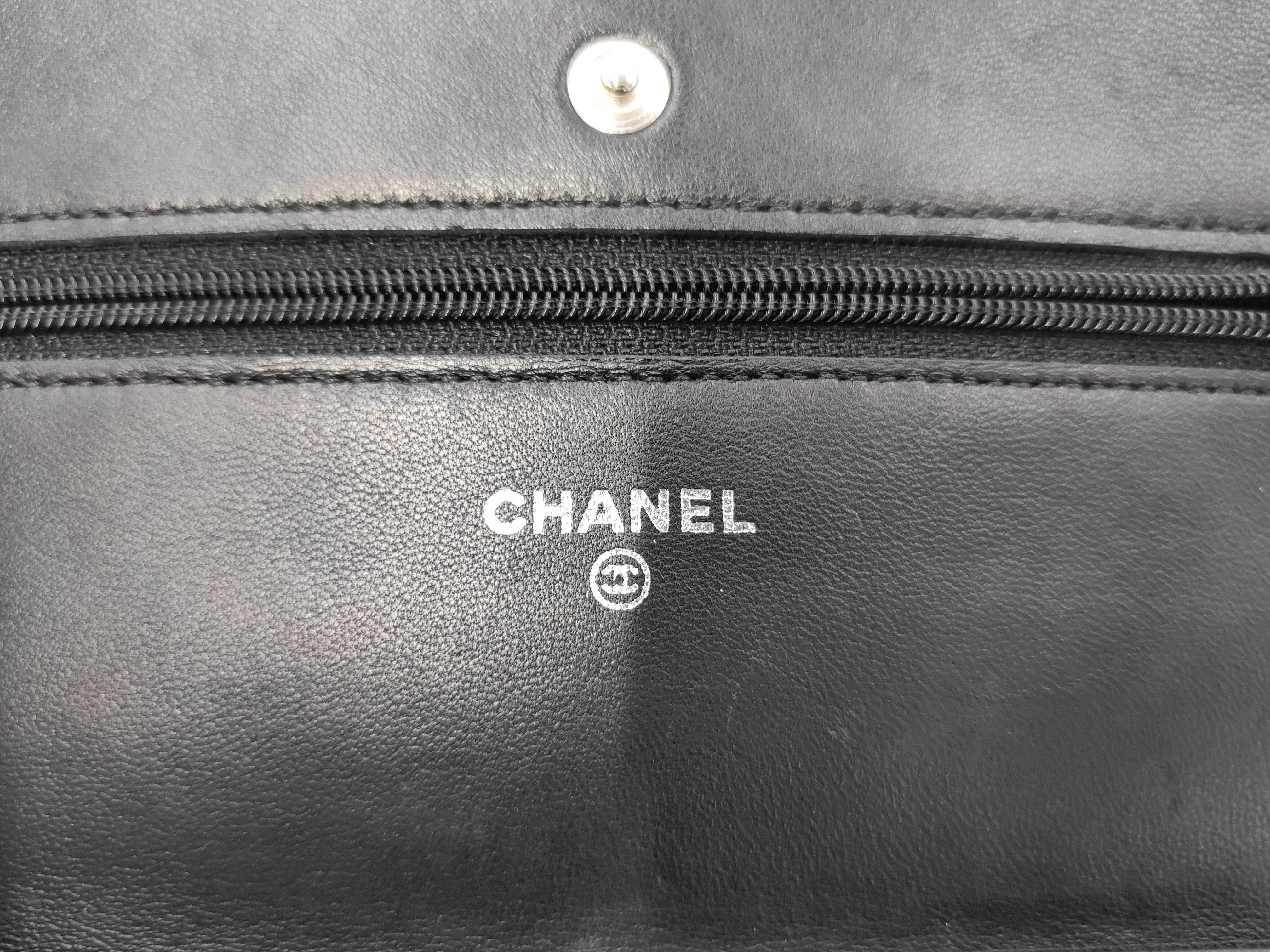 Matelassé Chain Wallet Shoulder Bag — view 11