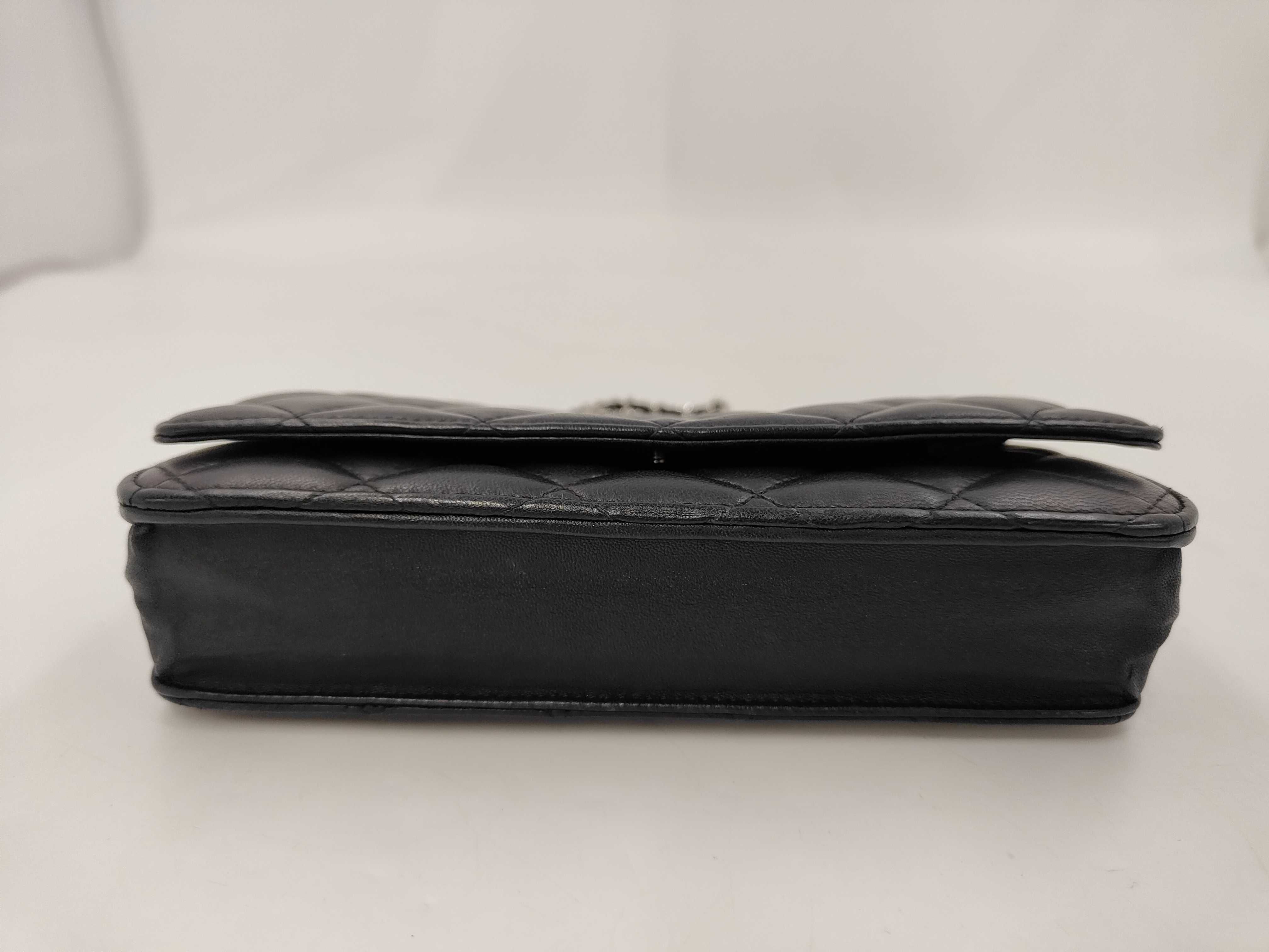 Matelassé Chain Wallet Shoulder Bag — view 3