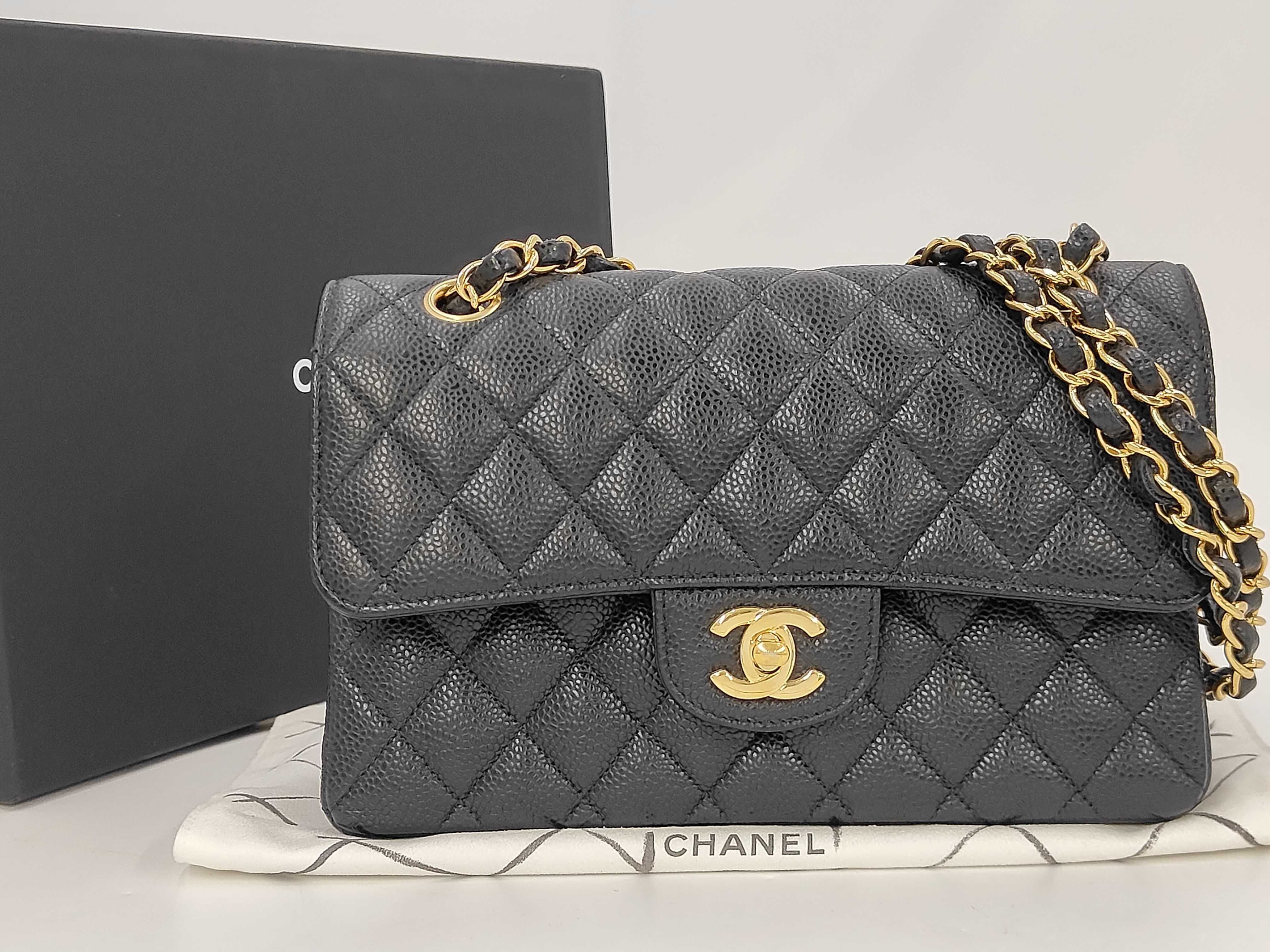 Matelassé Double Flap Chain Shoulder Bag, Caviar Leather, Black, Gold Hardware