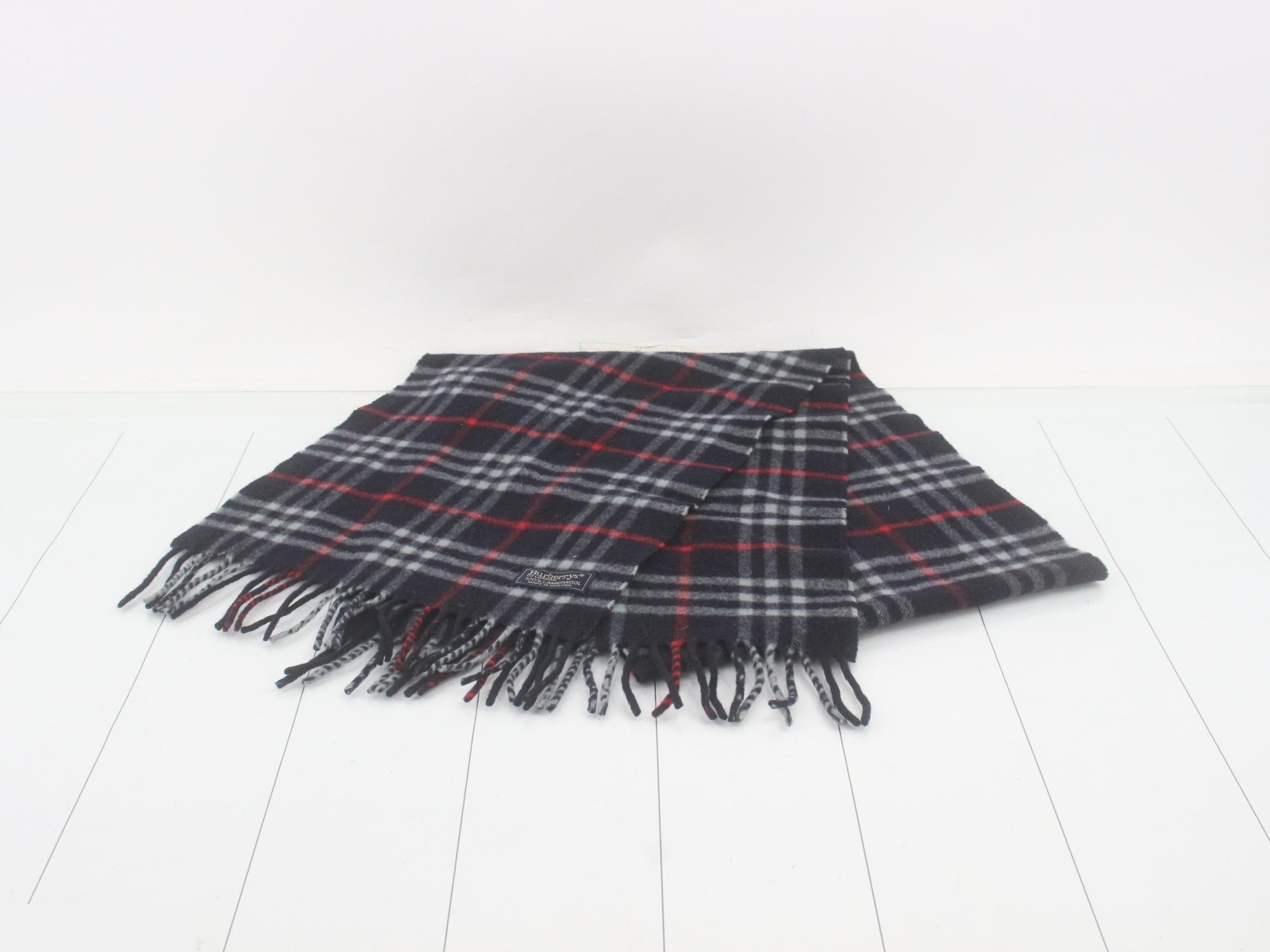 muffler — view 2