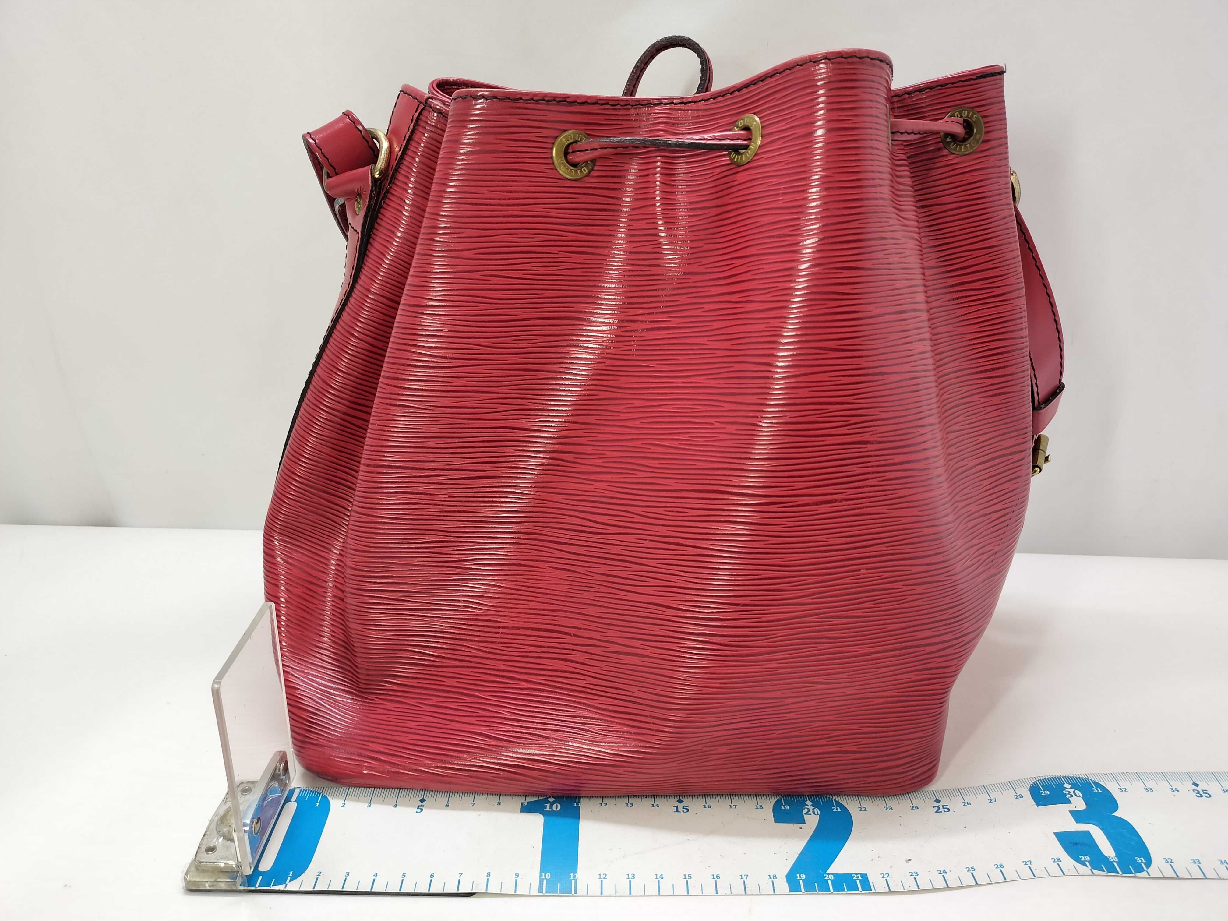 Epi M44107 Petit Noé Shoulder Bag — view 2