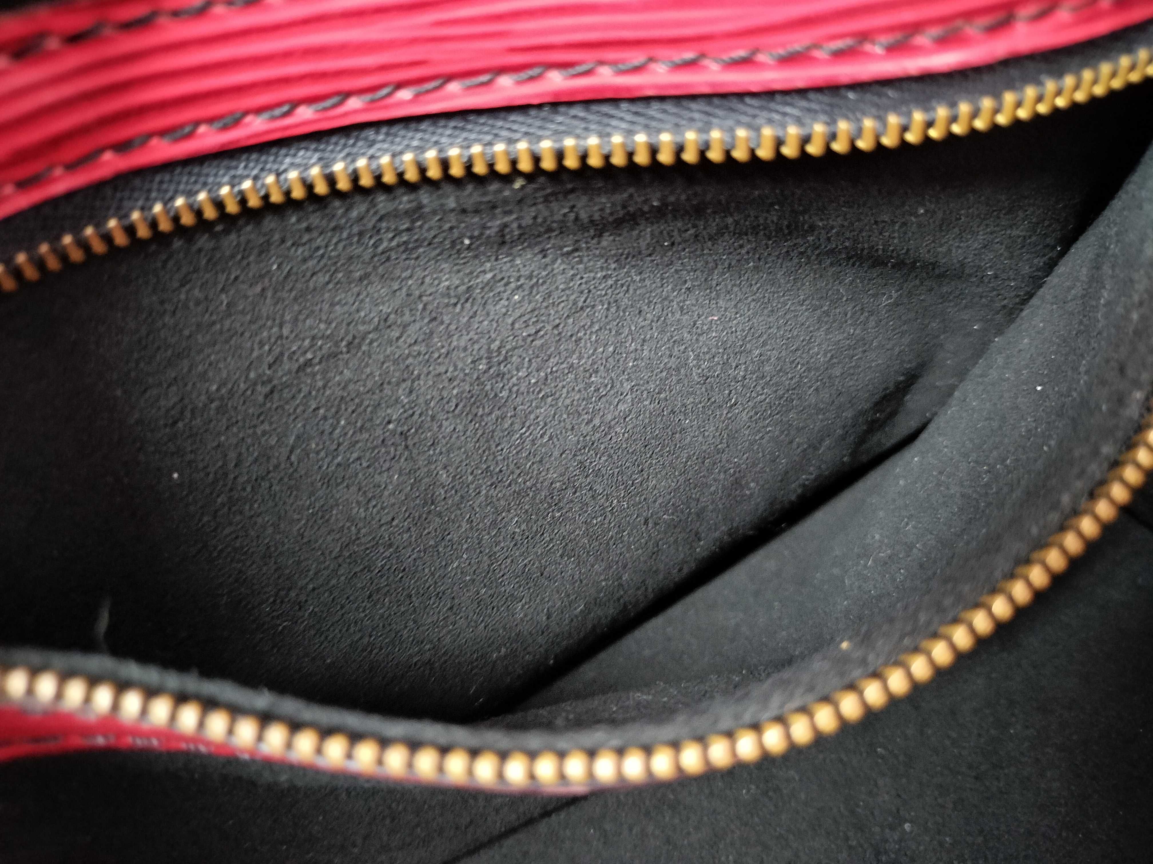 Epi M44107 Petit Noé Shoulder Bag — view 11