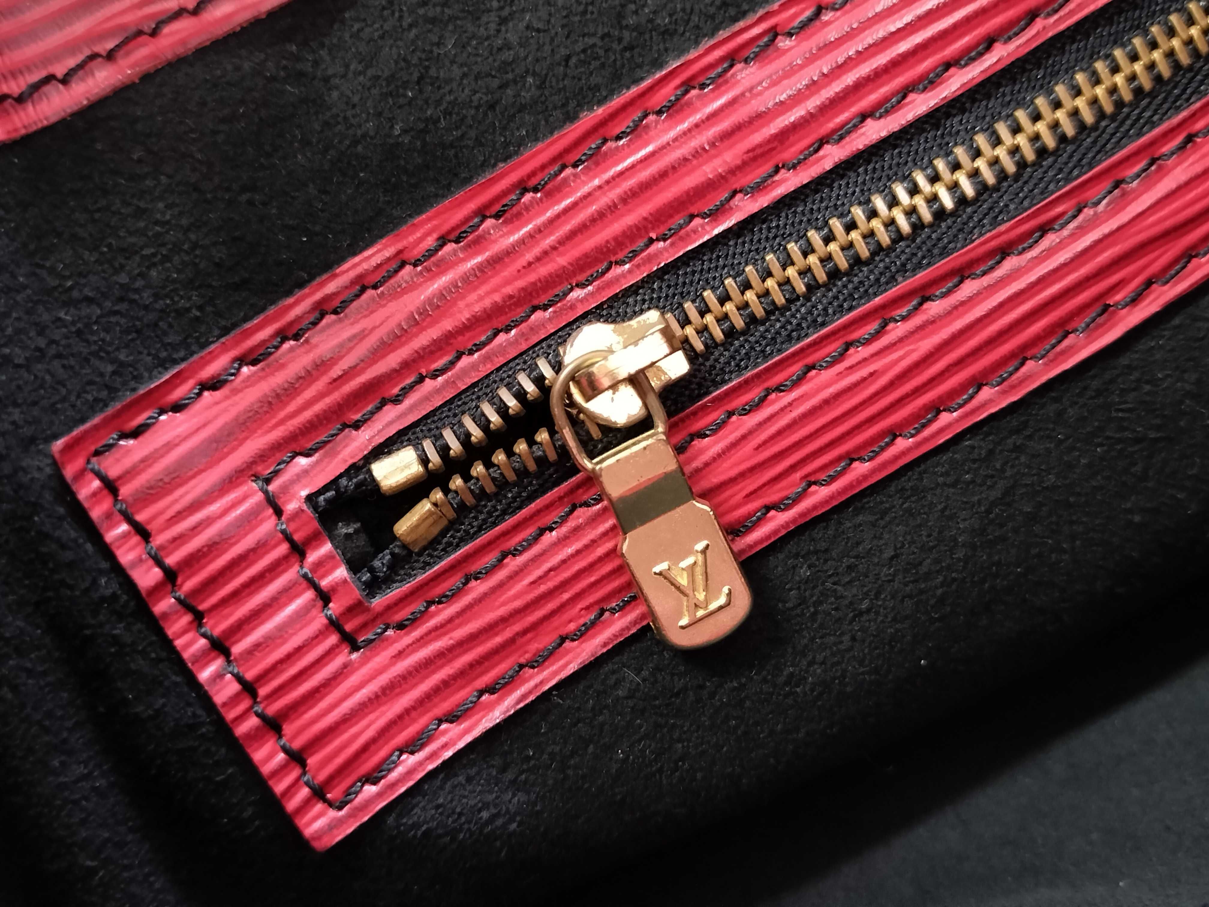 Epi M44107 Petit Noé Shoulder Bag — view 12