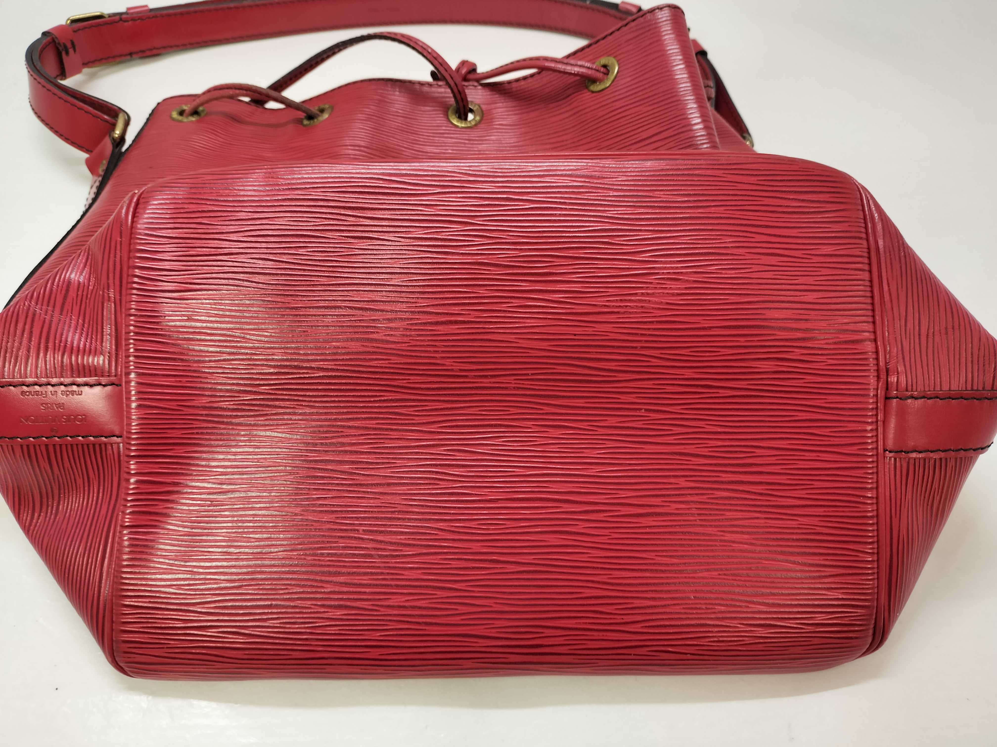 Epi M44107 Petit Noé Shoulder Bag — view 15