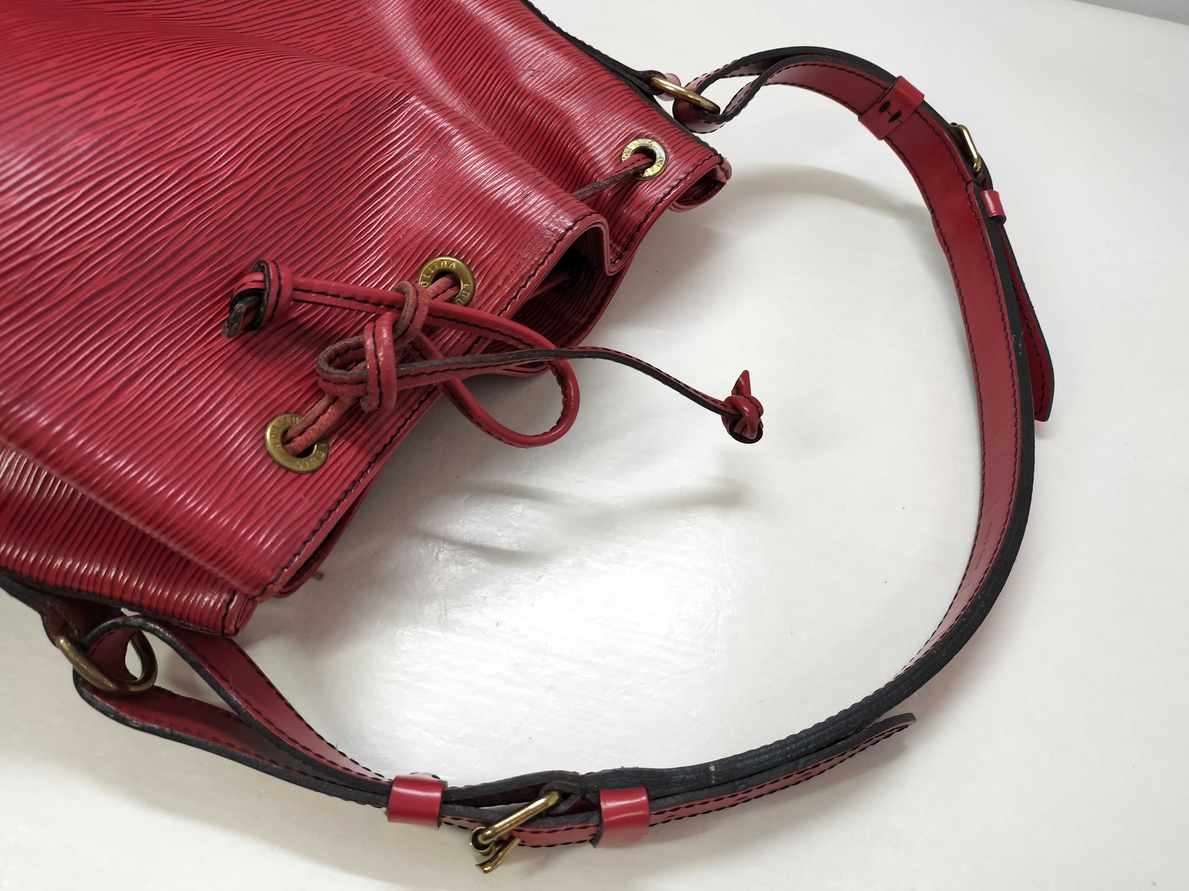 Epi M44107 Petit Noé Shoulder Bag — view 3