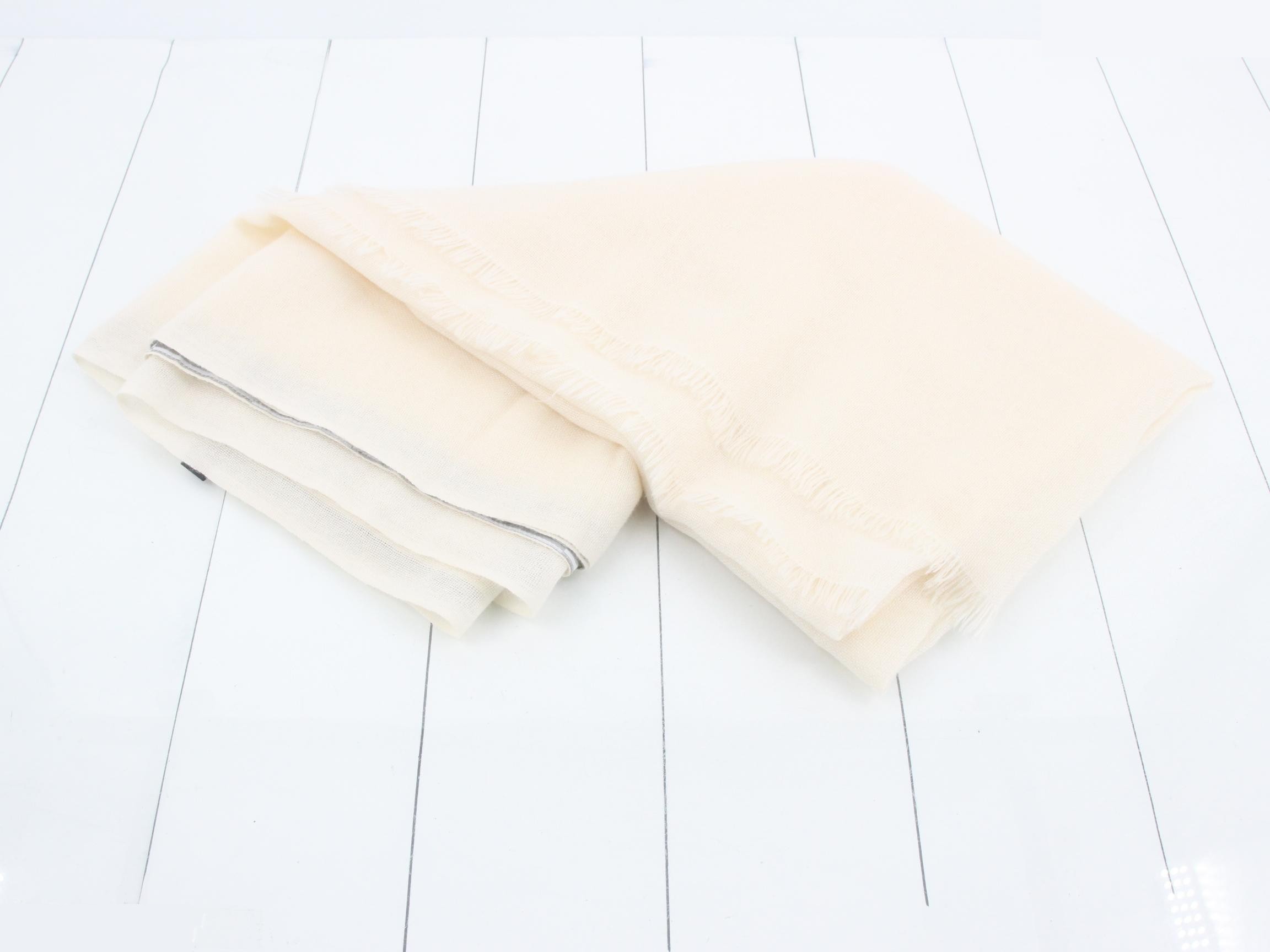 Cashmere Icon Series (Accessories) - Scarf — view 3