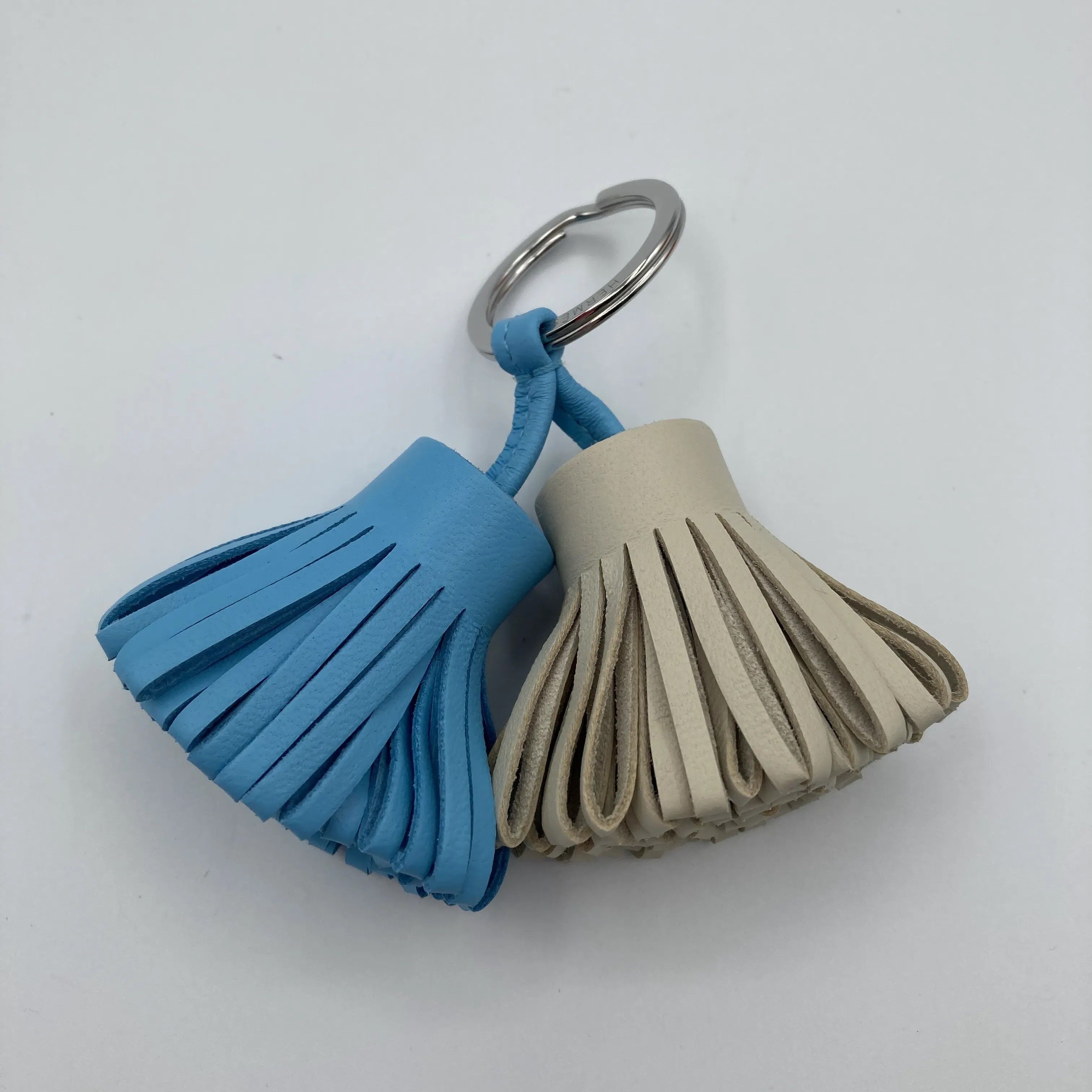 Carmen Unodos Key Case/Keychain — view 2
