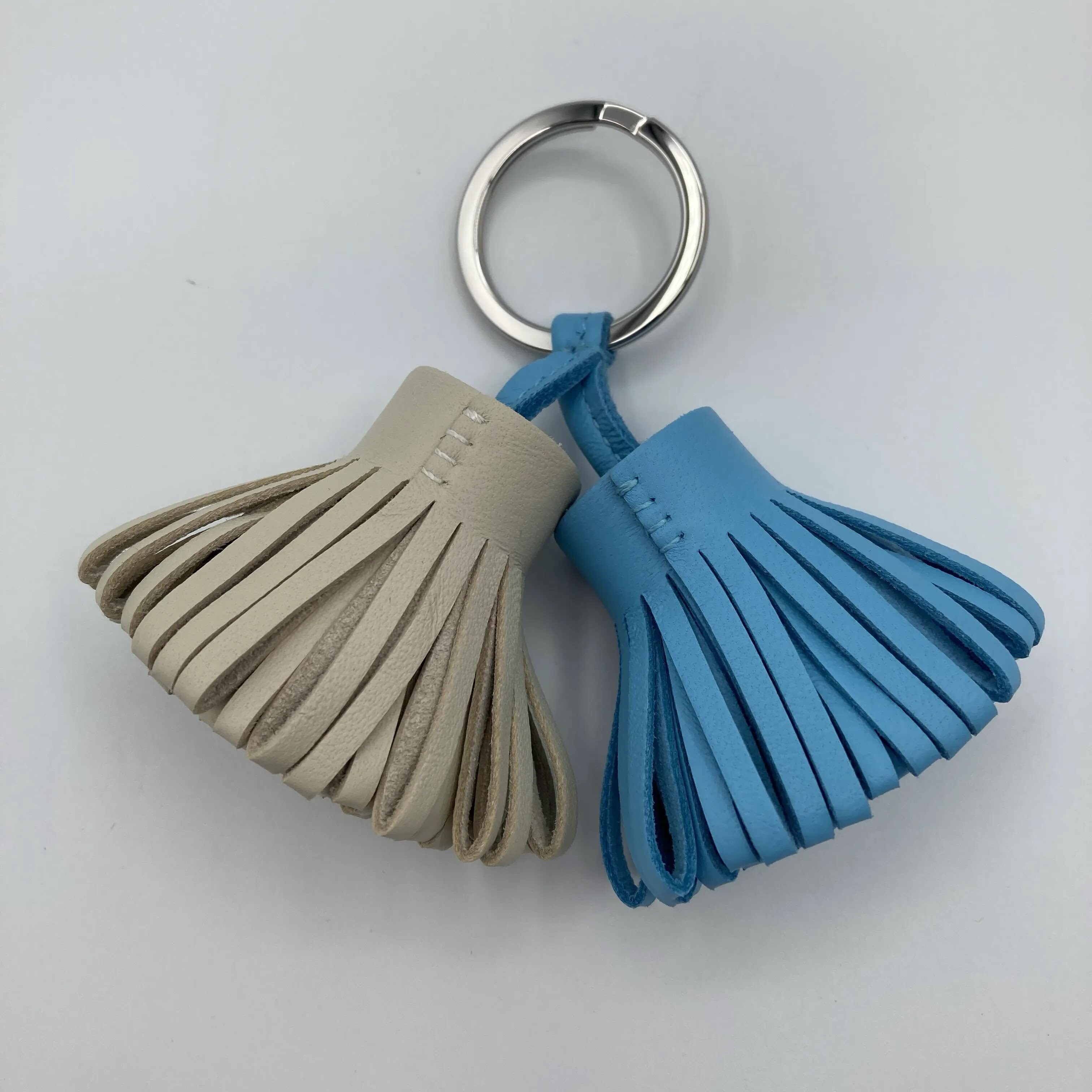 Carmen Unodos Key Case/Keychain — view 4