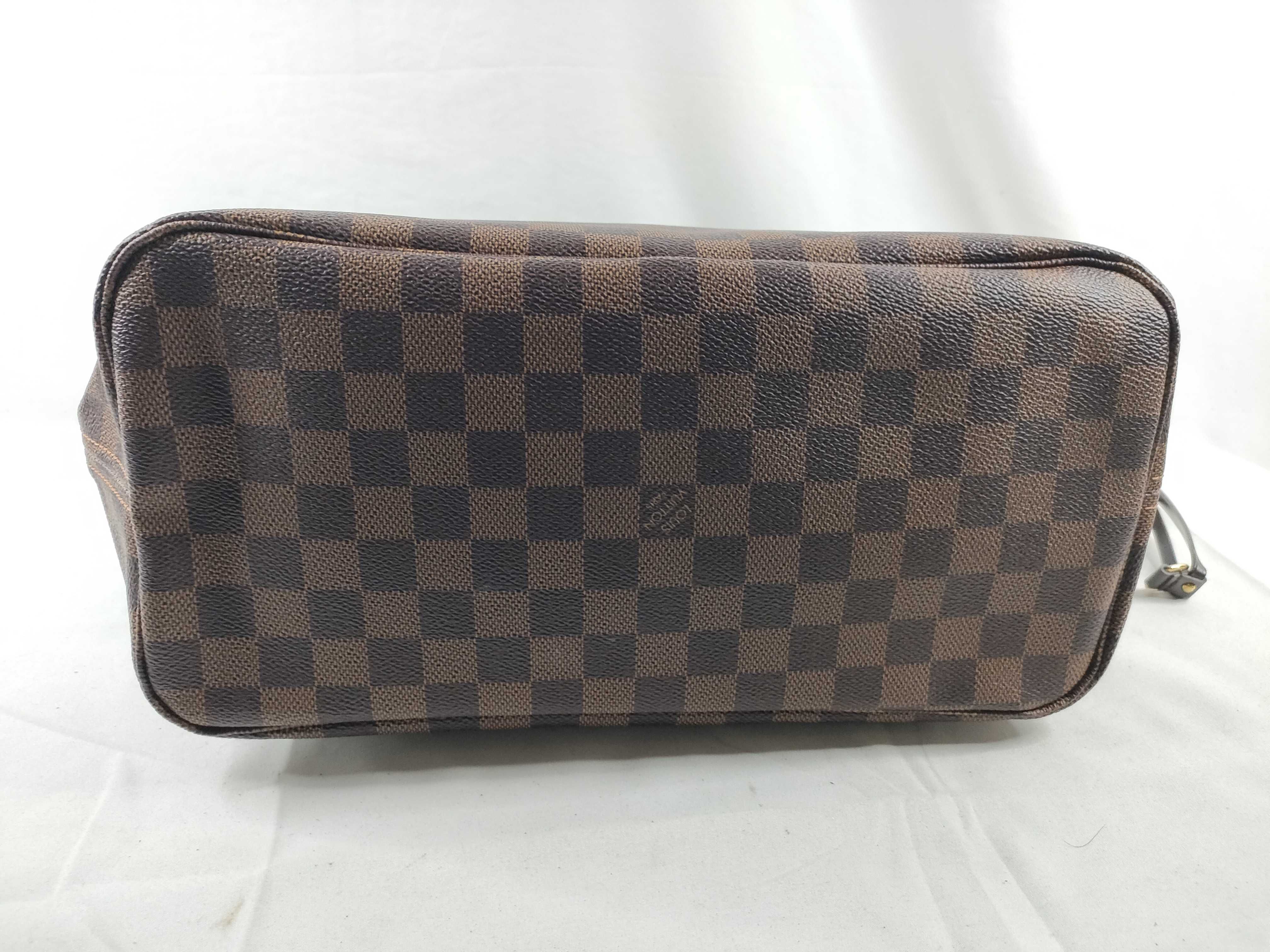 Damier LV Damier Neverfull MM Tote Bag — view 4